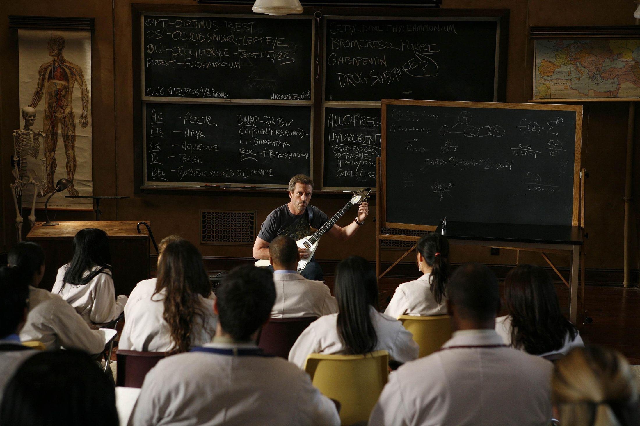 2200x1470 classroom, guitars, Hugh Laurie, Gregory House, chalkboards, House, Desktop