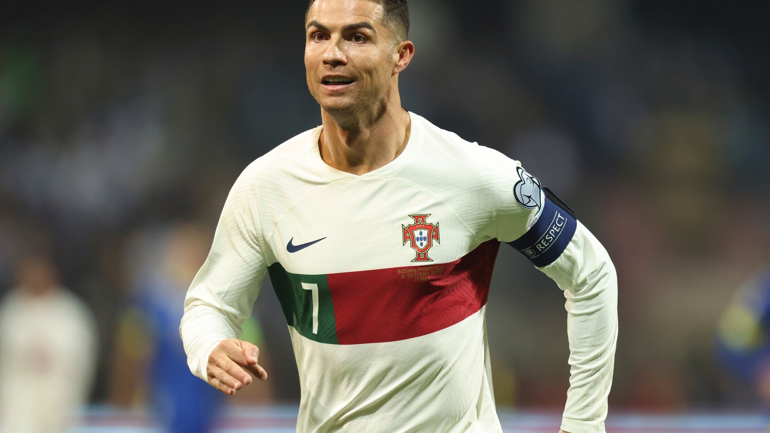 2560x1440 Cristiano Ronaldo faces $1B class, Desktop