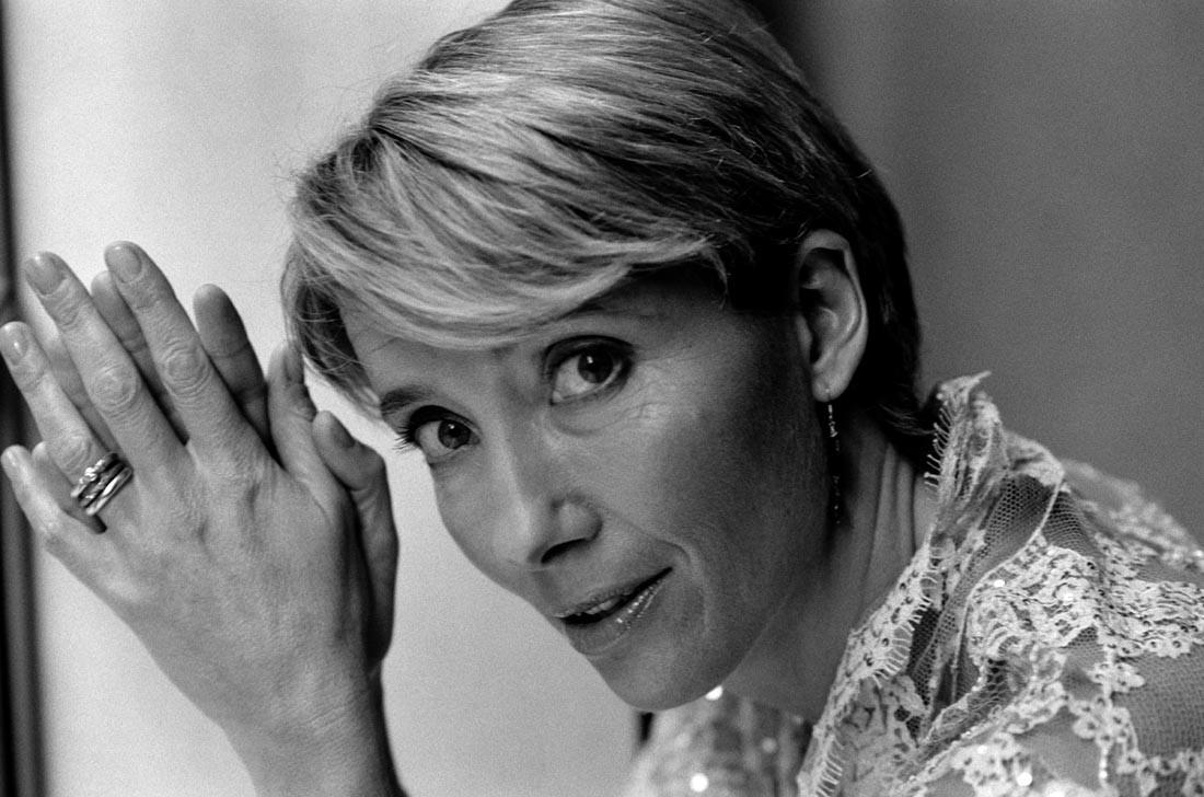 1100x730 Emma Thompson wallpaper, Desktop