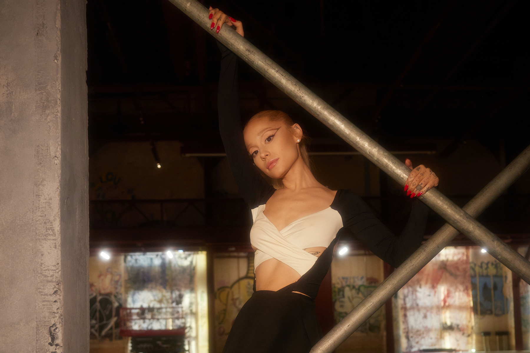 1800x1200 Ariana Grande Announces Seventh Album, Desktop