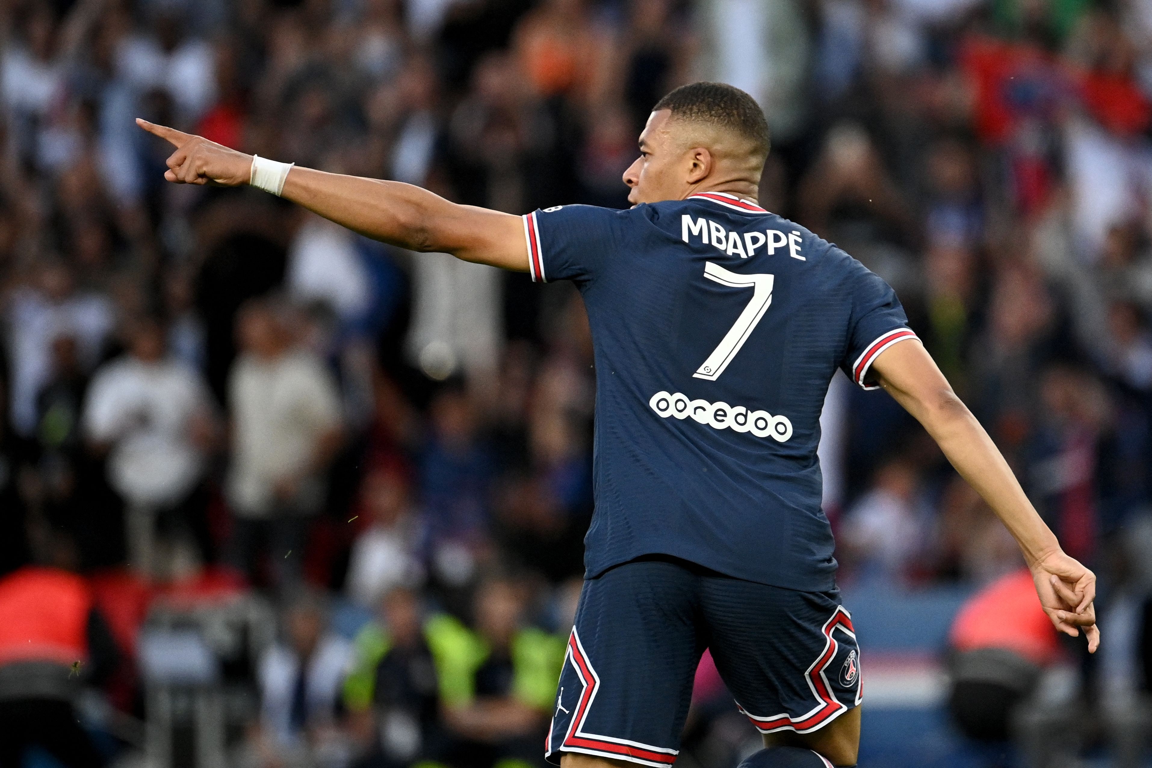 3830x2560 Video: Kylian Mbappe Scores First Half Brace Versus FC Metz, Desktop