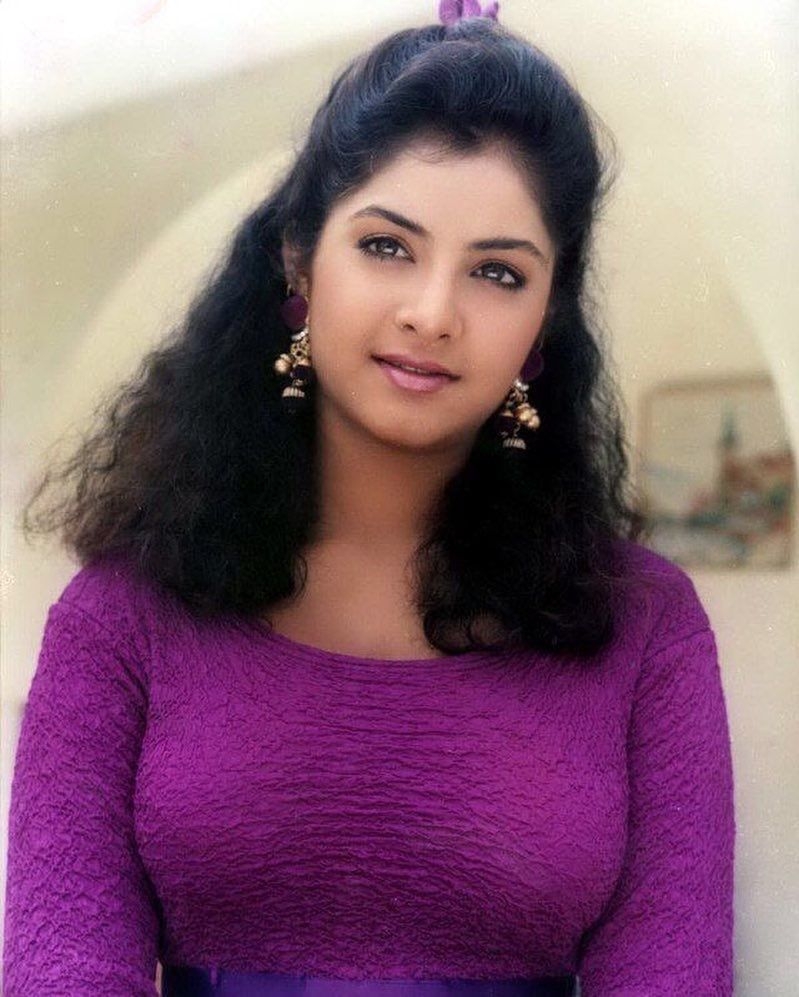 800x1000 Divya Bharti Full Body, Phone