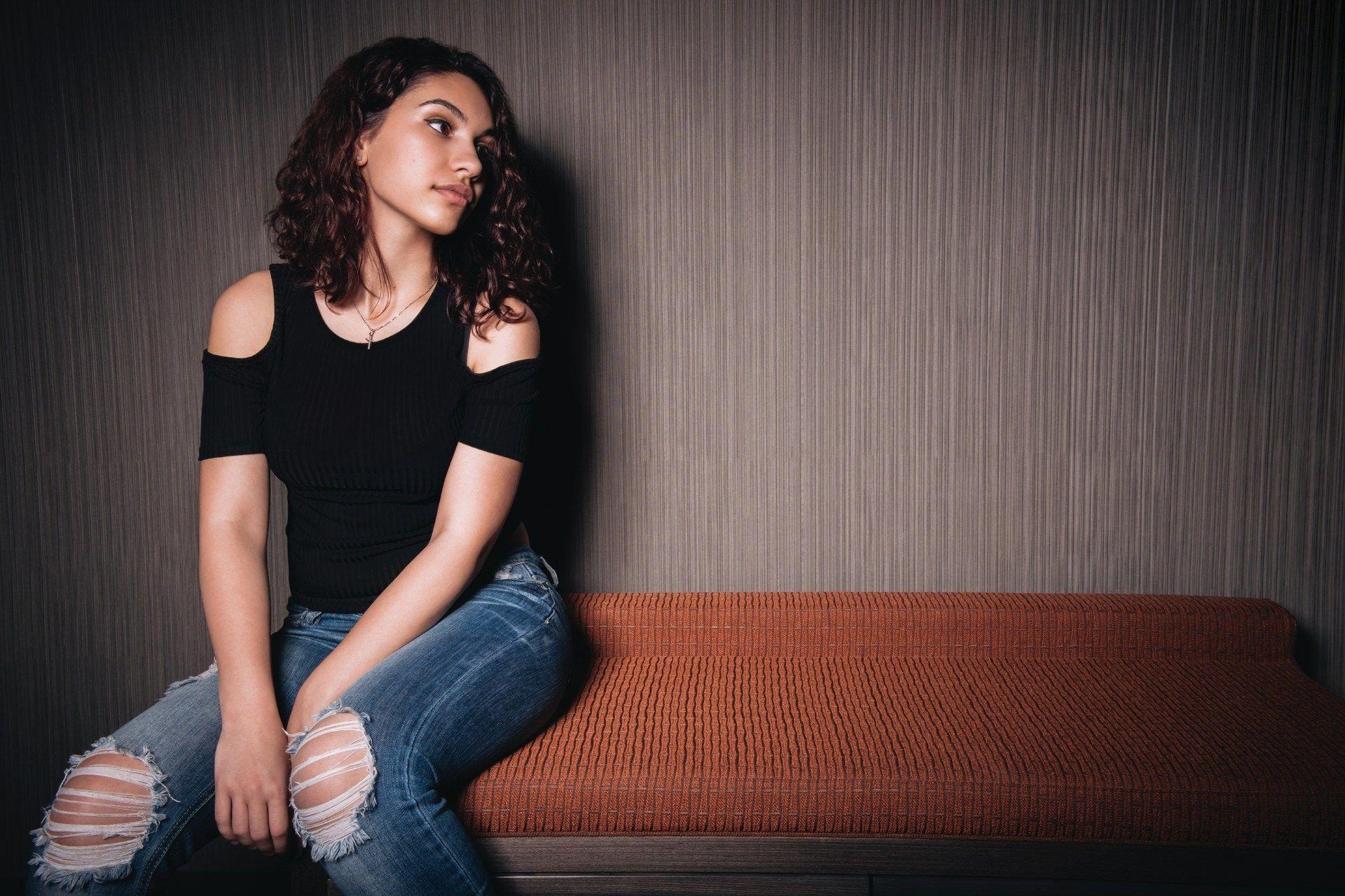 1920x1280 Alessia Cara Wallpaper HD Collection For Free Download, Desktop