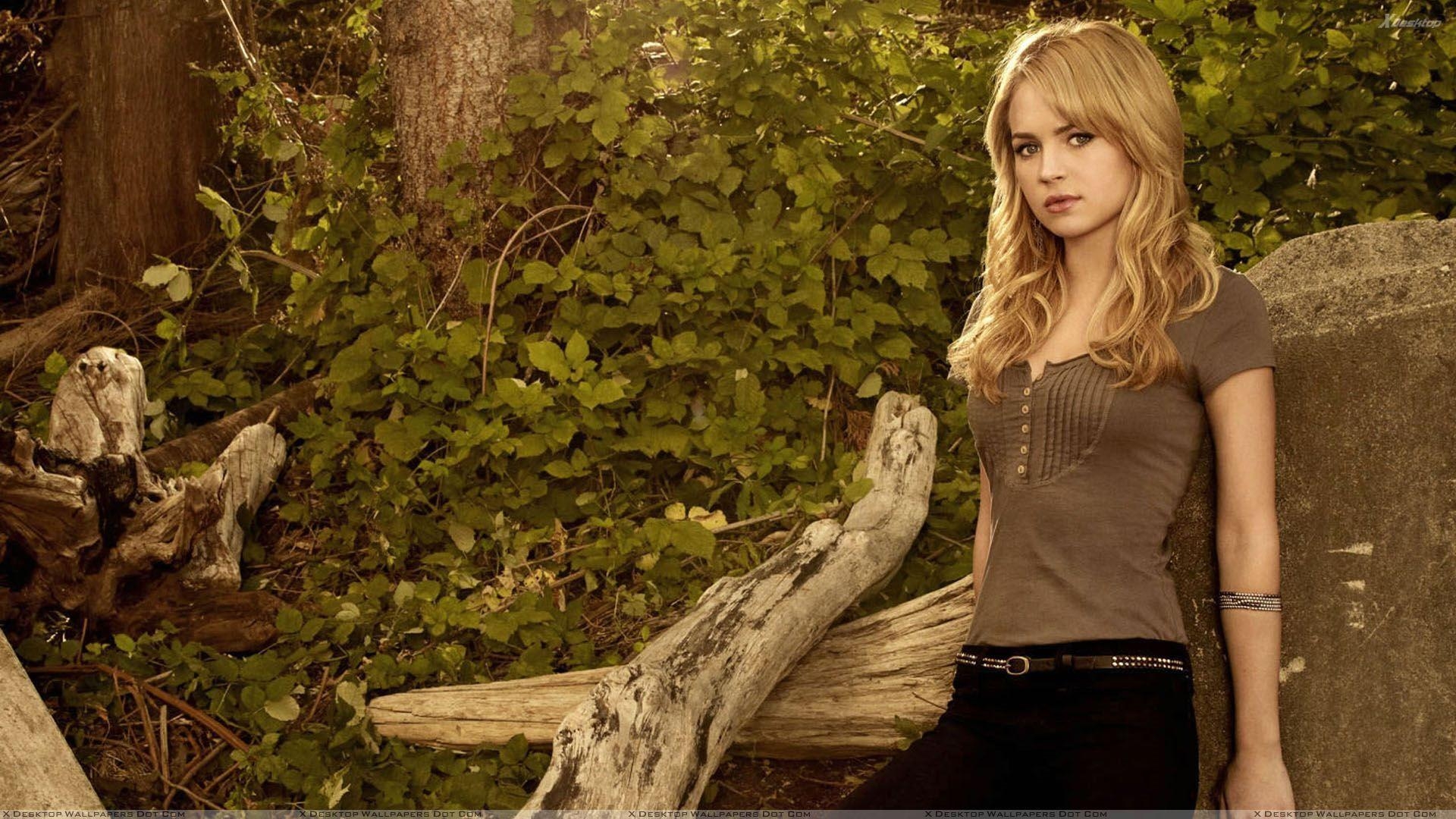 1920x1080 Britt Robertson In Top N Jeans Sad Pose Wallpaper, Desktop