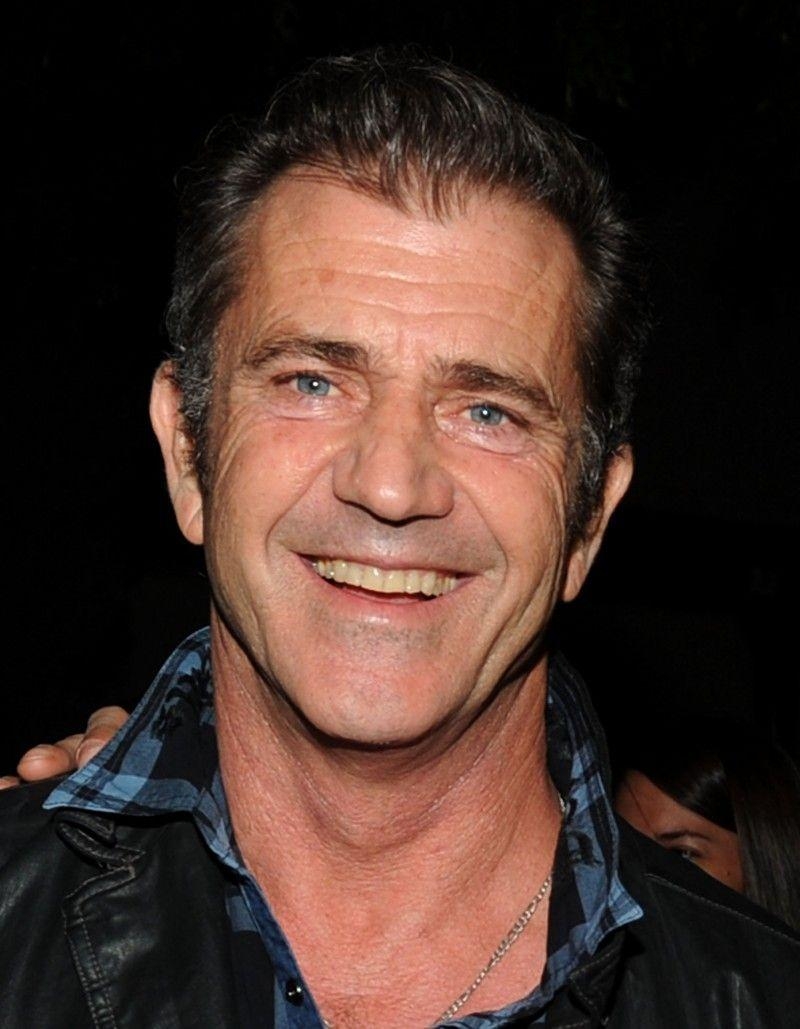 800x1030 Mel Gibson Wallpaper Pack Download, Phone