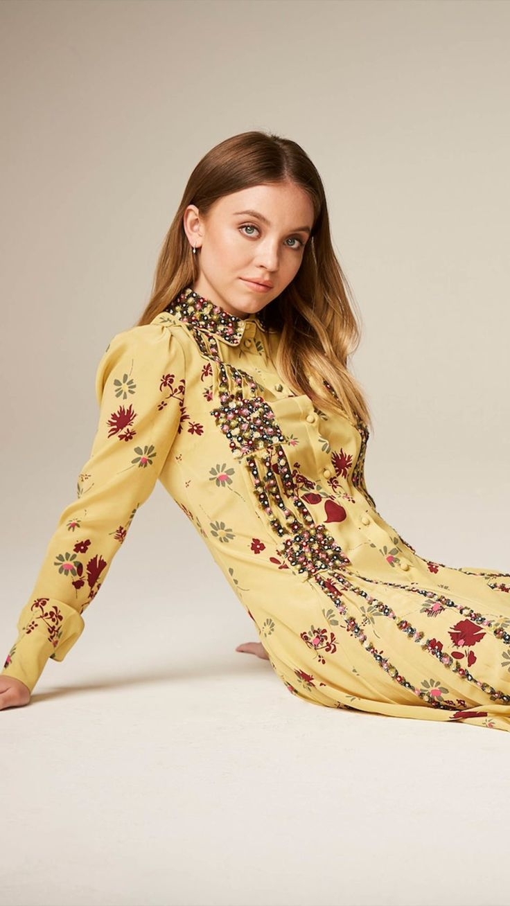 740x1310 Download Sydney Sweeney 2020 Photohoot, Phone