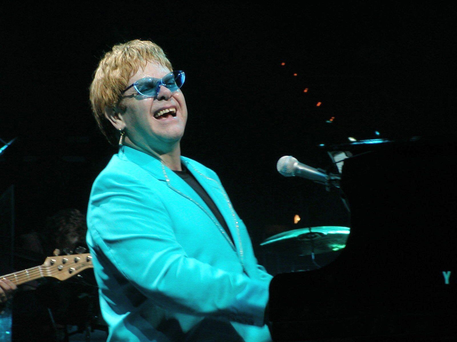 1600x1200 elton john´s pics: Photo Elton John Live Washington, Desktop