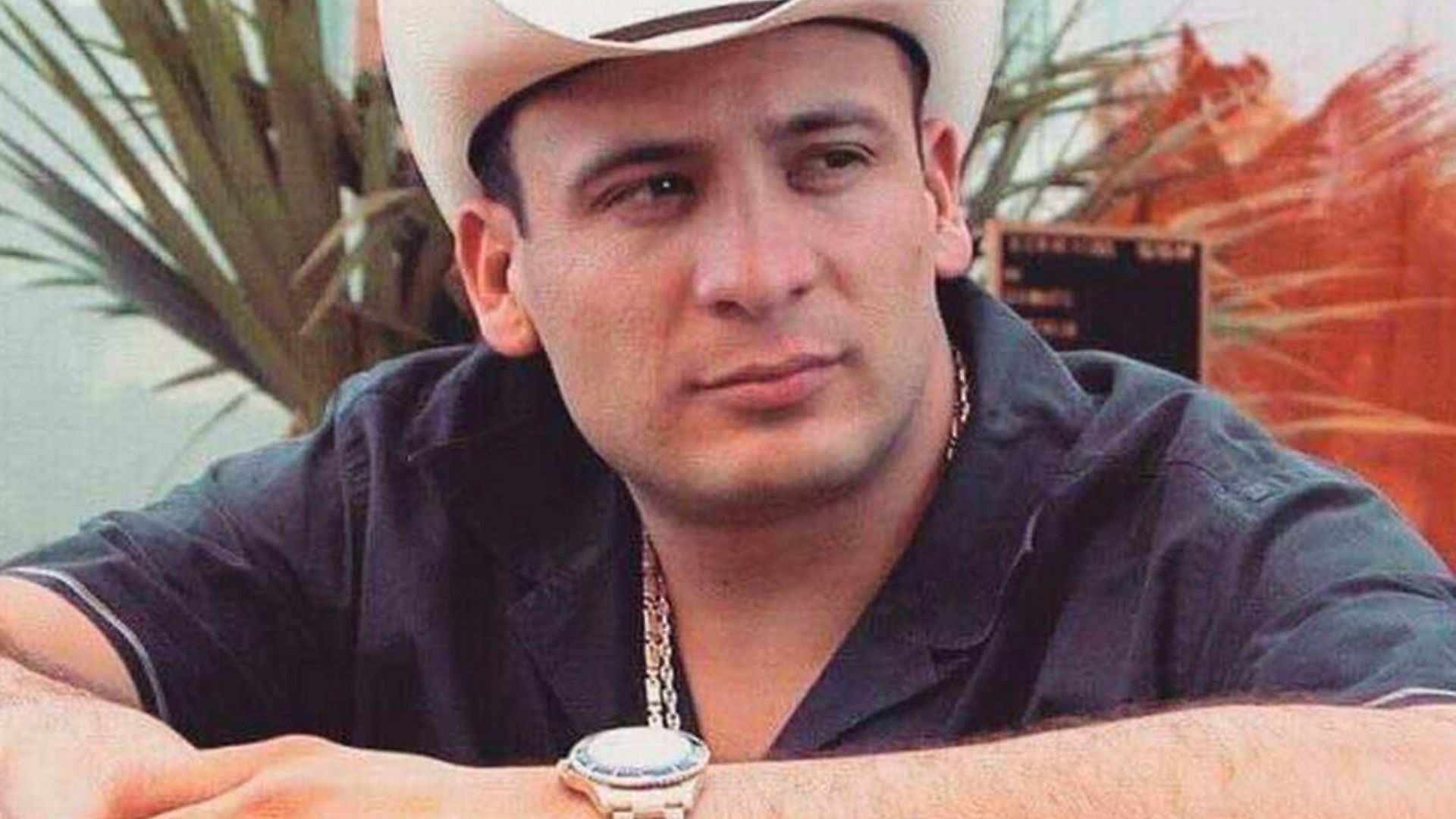 1920x1080 Así se escucharía 'Vete Ya' de Valentín Elizalde si fuera cantada en ruso, Desktop