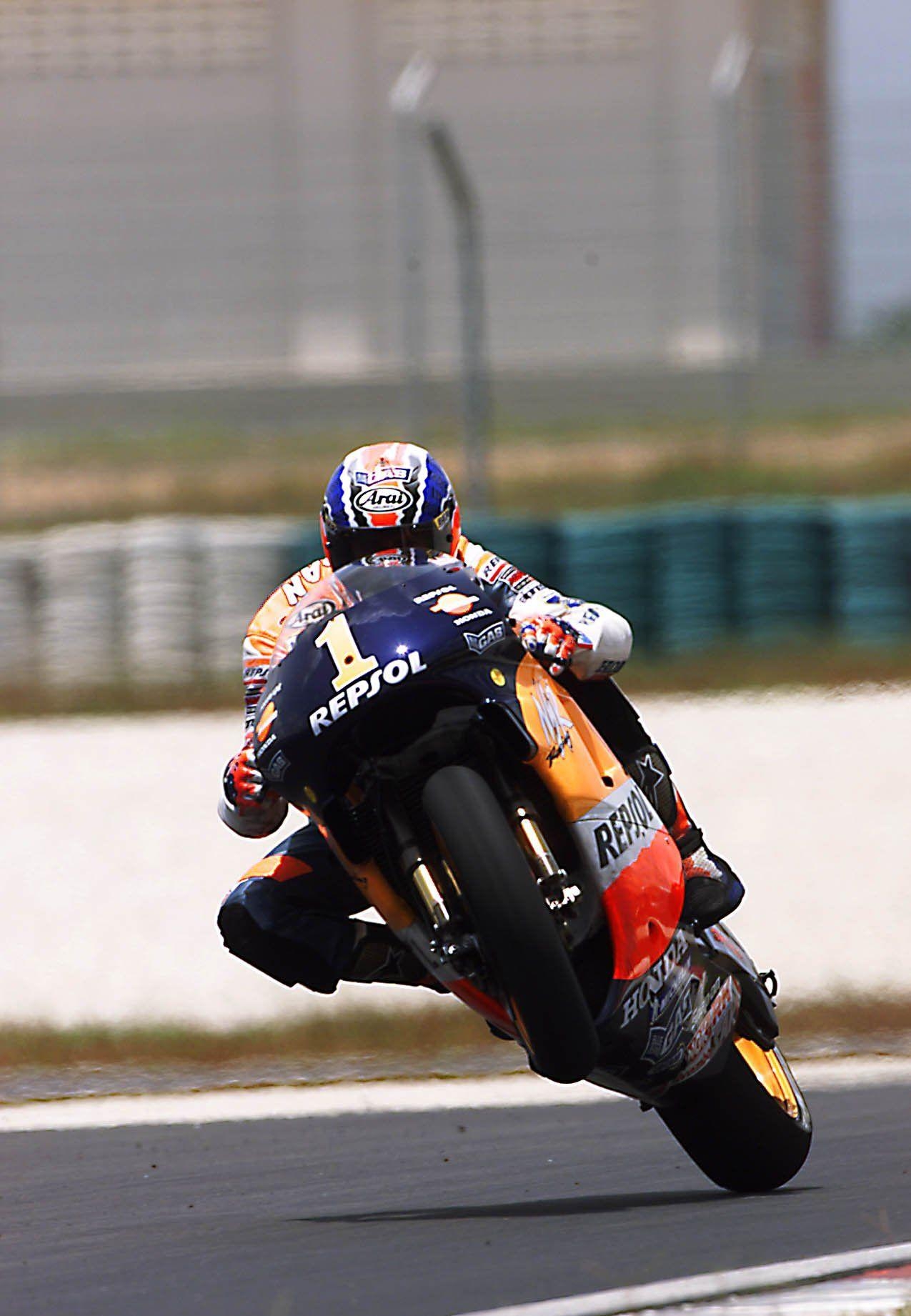 1280x1850 Michael “Mick” Doohan, Repsol Honda NSR 500 GP Sepang 1999. Mick, Phone