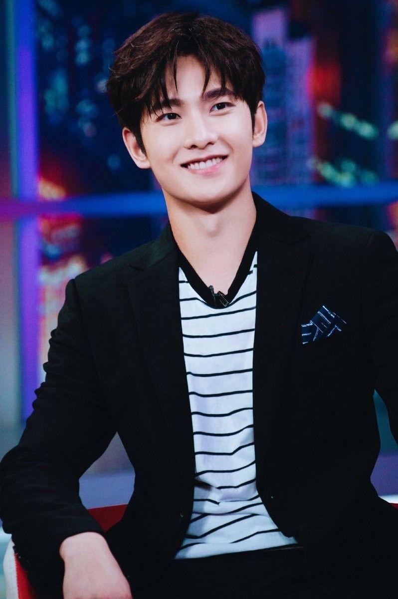 800x1200 杨洋. Yang Yang. Chinese actor. Bayan Khan #YangYang #杨洋. Yang, Phone