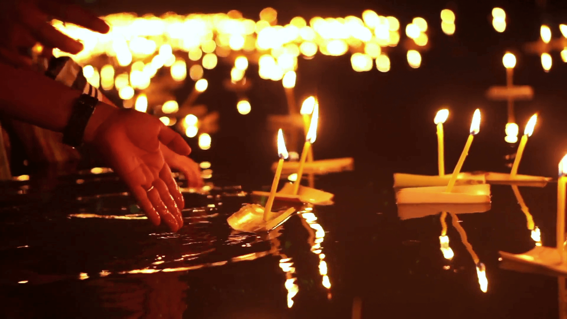 1920x1080 Loi Krathong Festival in Chiangmai, Thailand. Hand releasing, Desktop