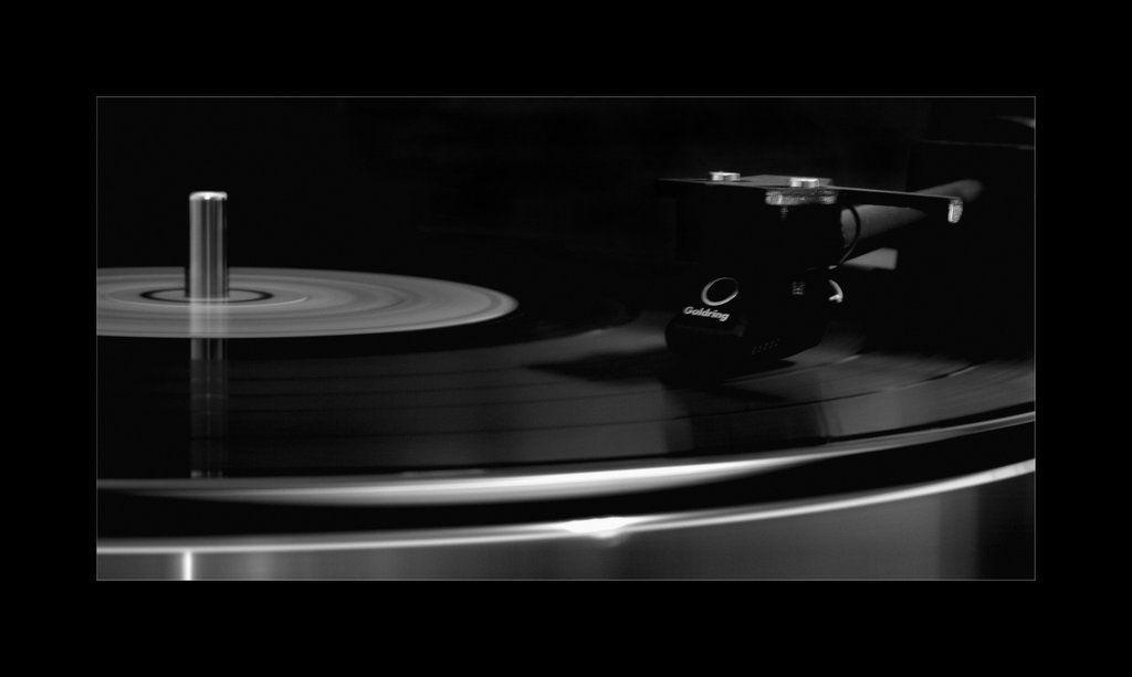 1030x620 Turntable Wallpaper Picture, Desktop