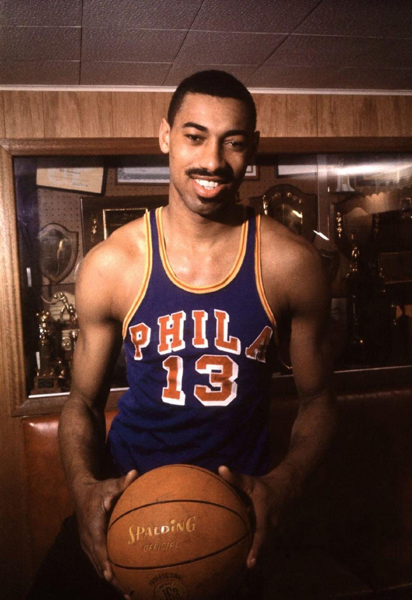 1400x2040 The day Wilt Chamberlain, NBA legend, died at 63 in 1999 Daily News, Phone