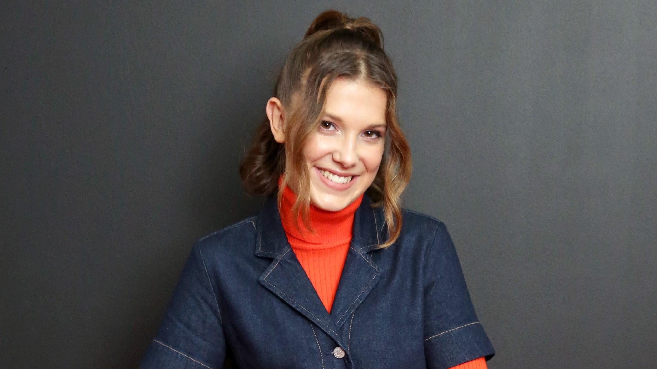 2500x1410 Millie Bobby Brown Wears Denim Madewell Top on Instagram, Desktop