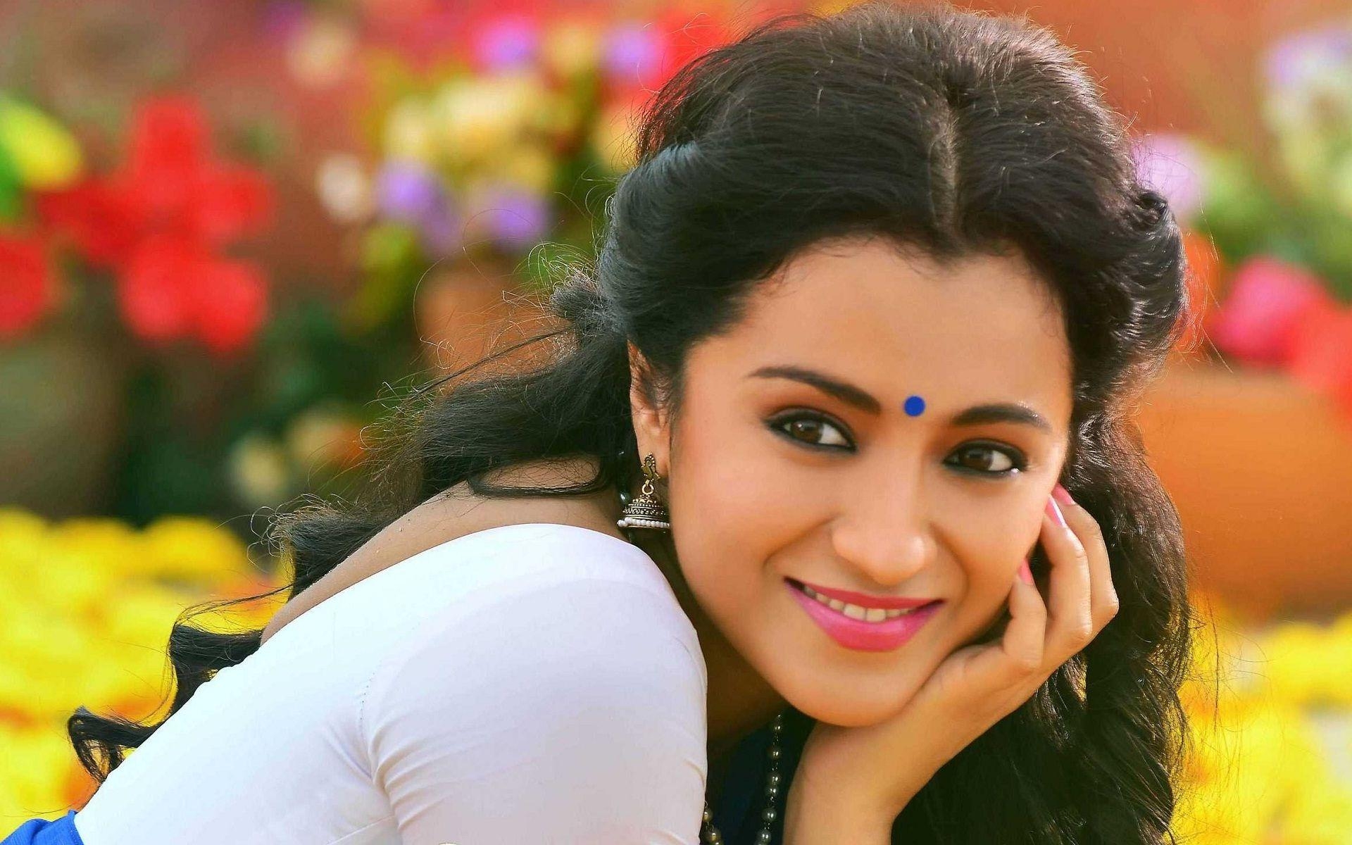 1920x1200 Trisha Krishnan Wallpaper, Desktop