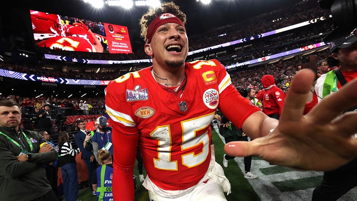 1200x680 Chiefs' Patrick Mahomes delivers game, Desktop