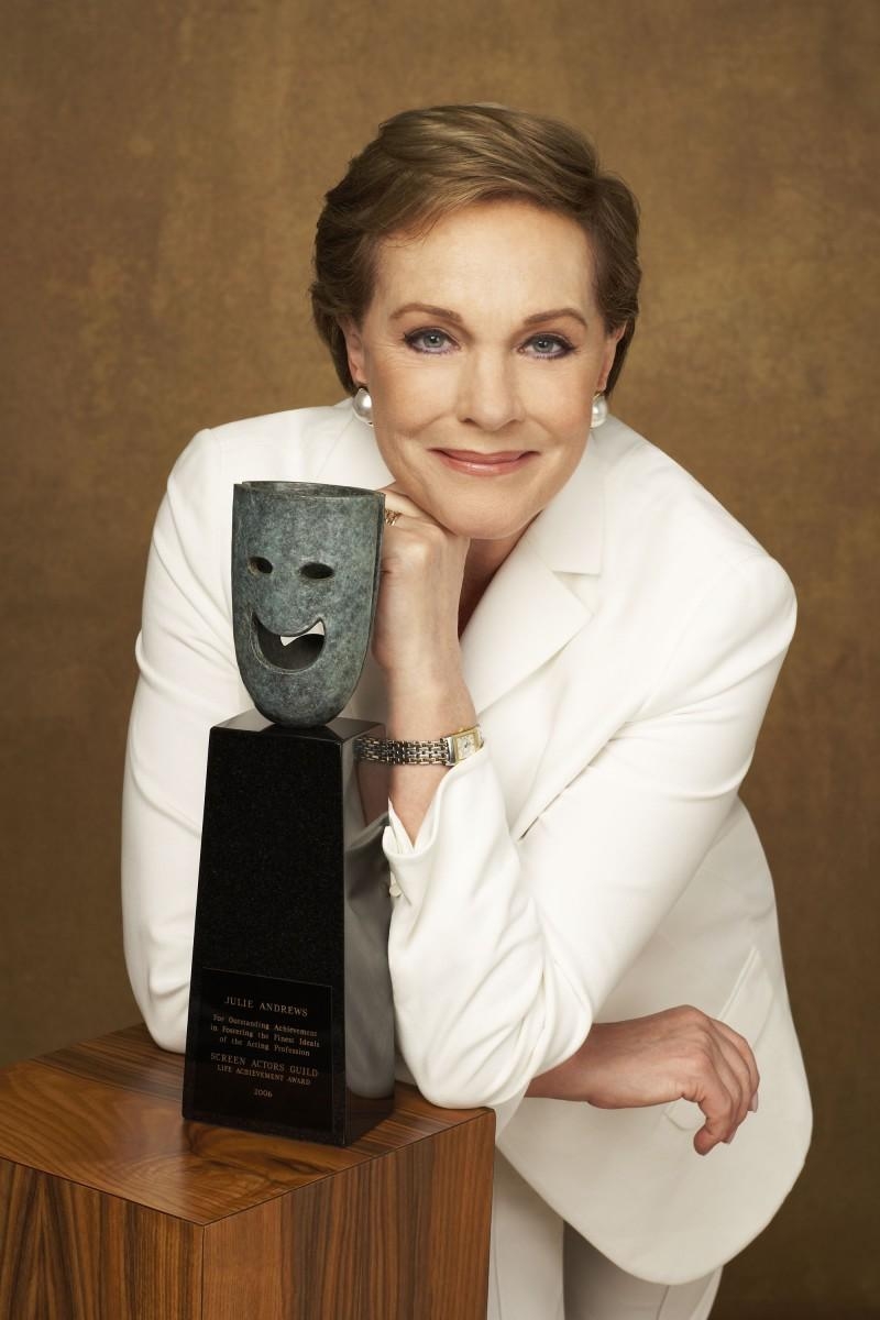 800x1200 Julie Andrews wallpaper, Phone