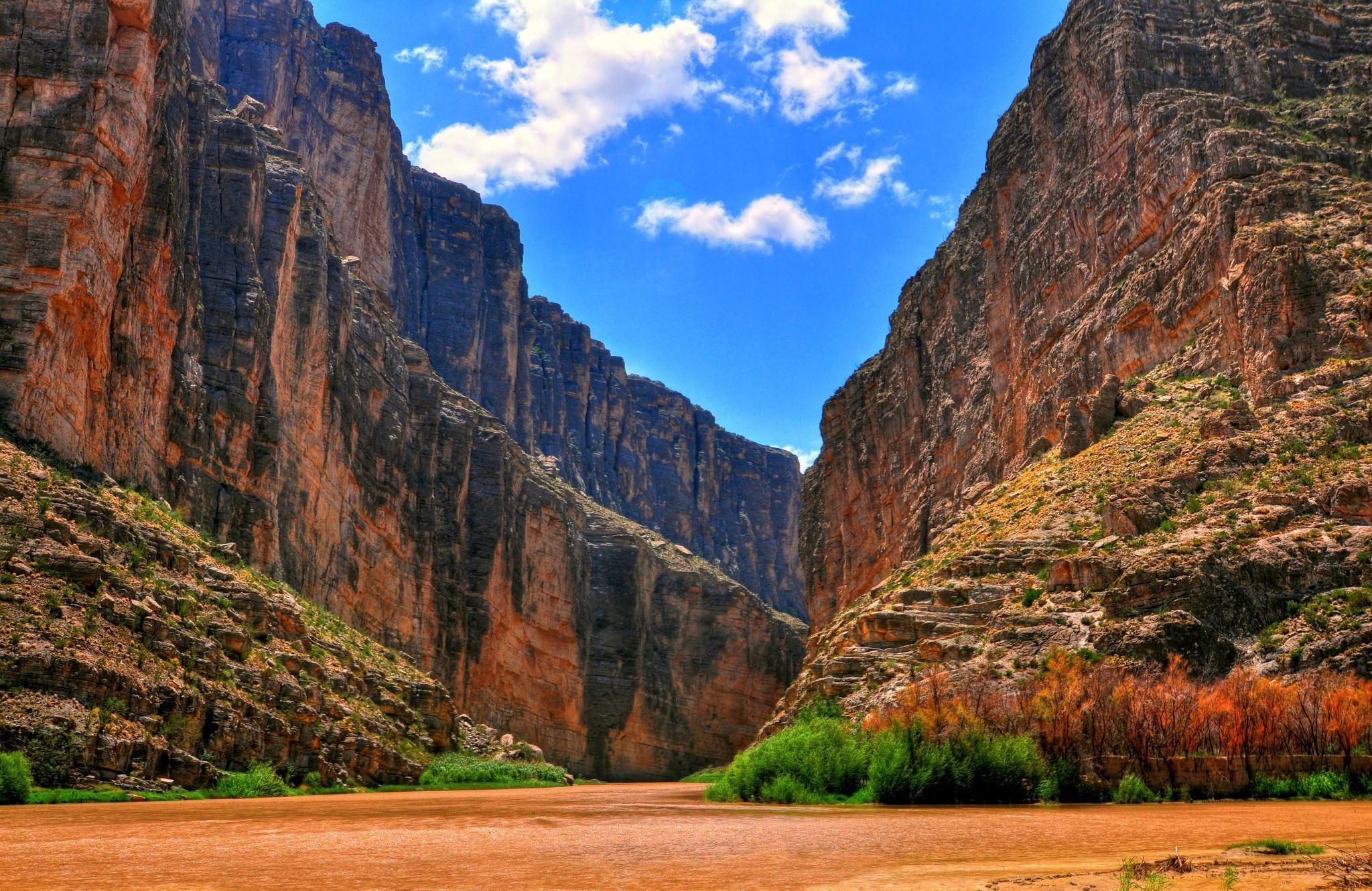 2050x1330 Take A Tour Through Texas' Majestic National Parks, Trails, Desktop