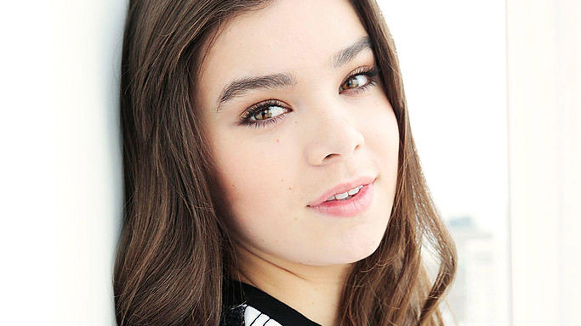 1920x1080 Hailee Steinfeld Wallpaper, Desktop