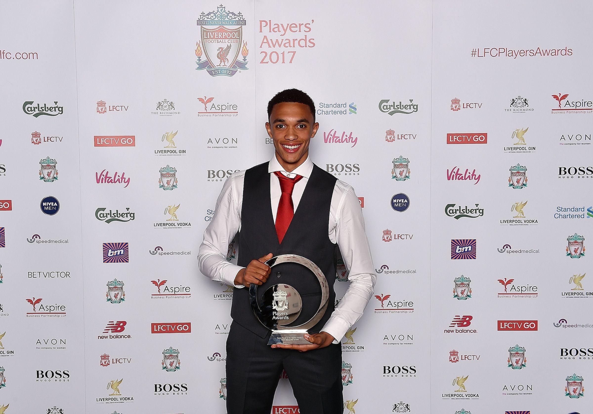 2400x1680 Trent Alexander Arnold Signs New Five Year Liverpool Contract, Desktop