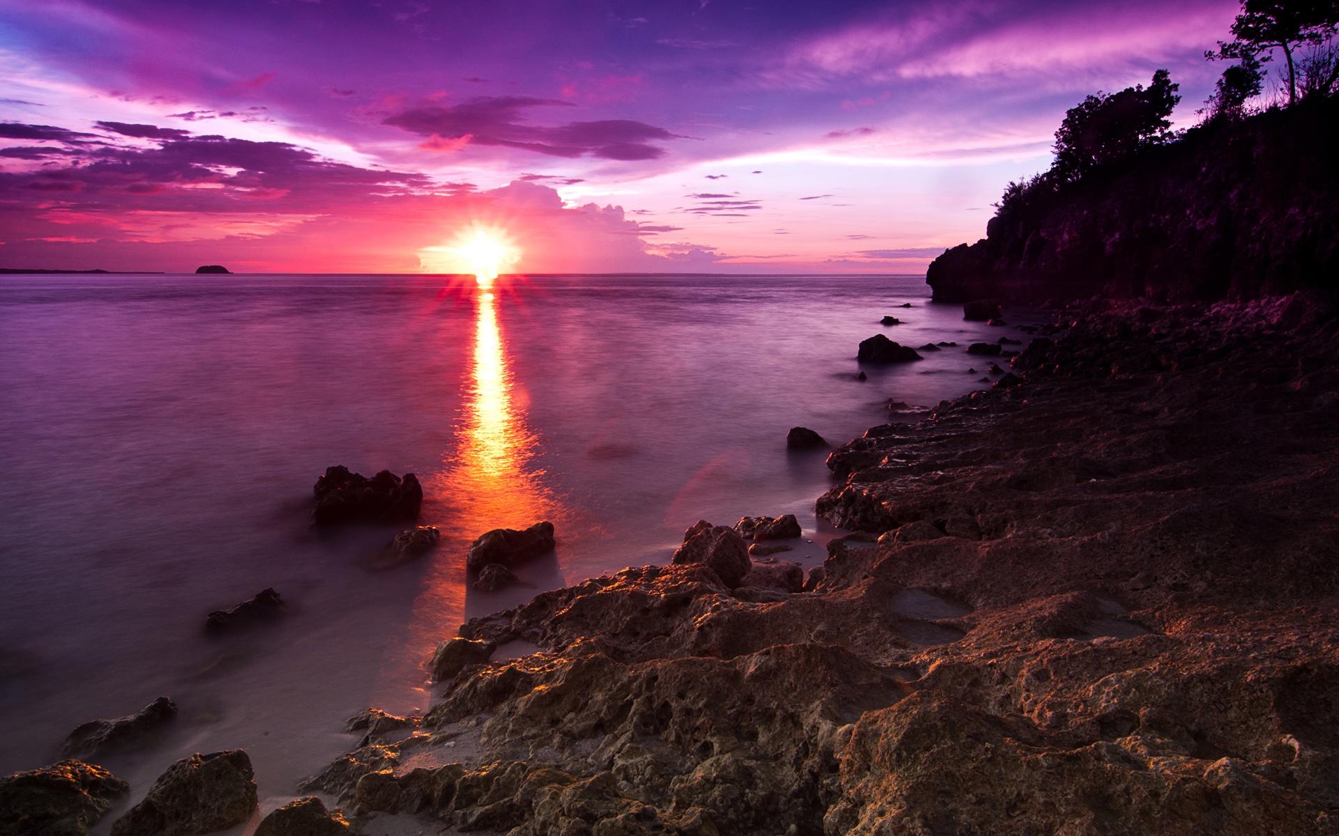 1920x1200 Rays of sunshine on rocky beach, Malapascua Island, Cebu Province, Desktop