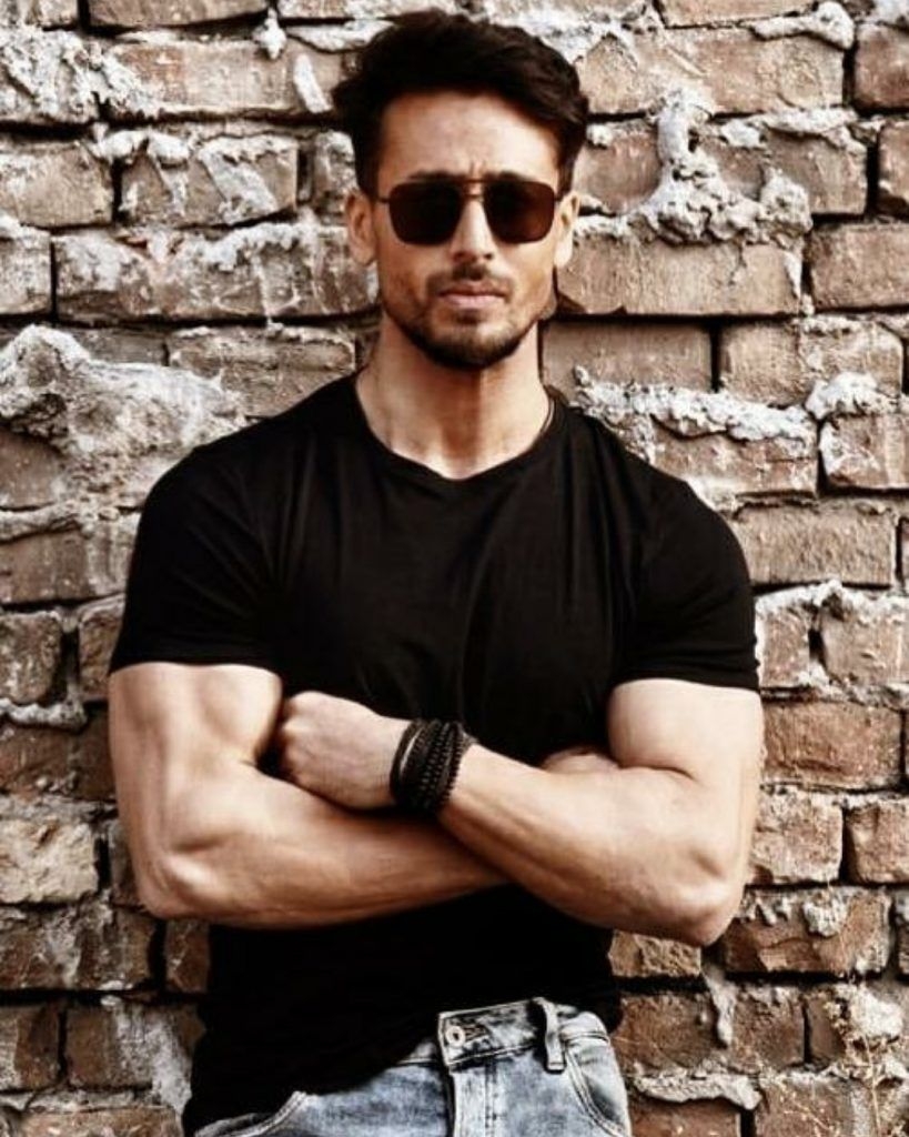 820x1030 Tiger Shroff Wallpaper {New*} Picture, Image, Photo 2021, Phone