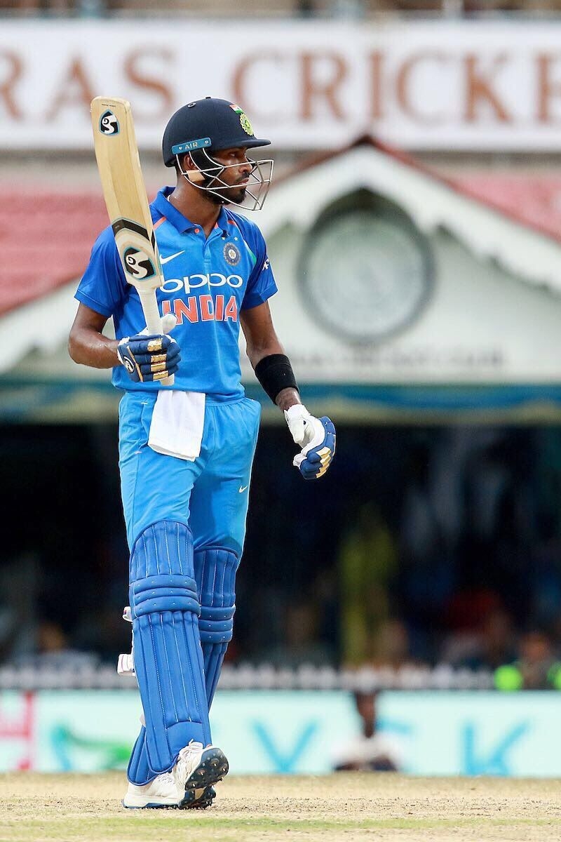 800x1200 This Is Why Hardik Pandya Was Wearing Mumbai Indians' Gloves During First ODI Against Australia, Phone