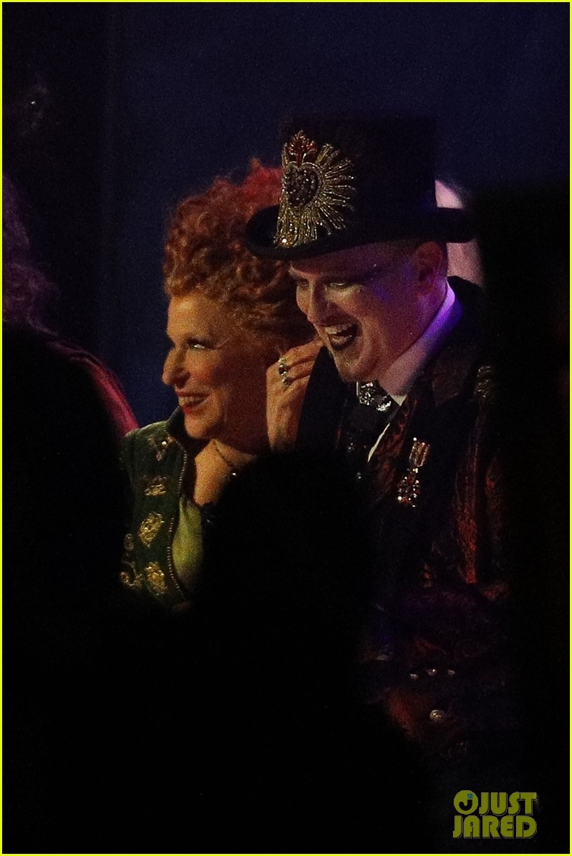 820x1230 First 'Hocus Pocus 2' Set Photo Emerge, Show the Sanderson Sisters (& New Cast Members) In Full Costume!: Photo 4661550. Bette Midler, Disney Plus, Hocus Pocus, Hocus Pocus Kathy Najimy, Phone