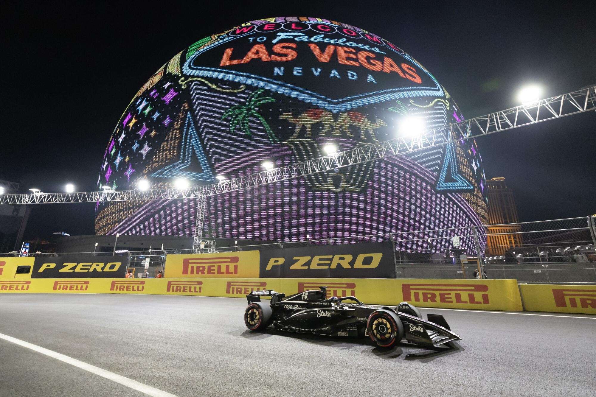 2000x1340 Photos from the Formula One Las Vegas Grand Prix Angeles Times, Desktop