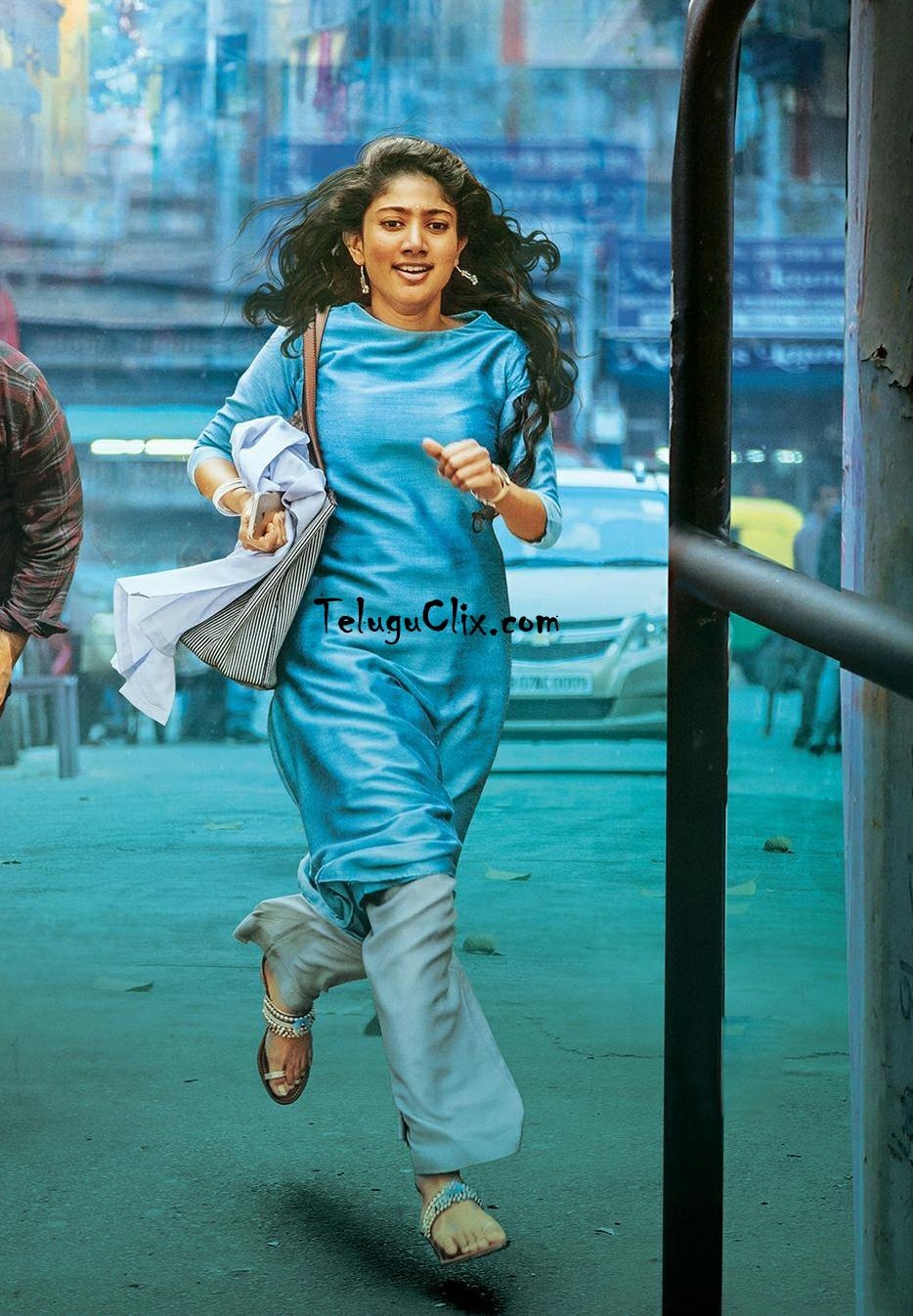 940x1350 Sai Pallavi in From Padi Padi Leche Manasu Movie HD Photo Stills, Phone