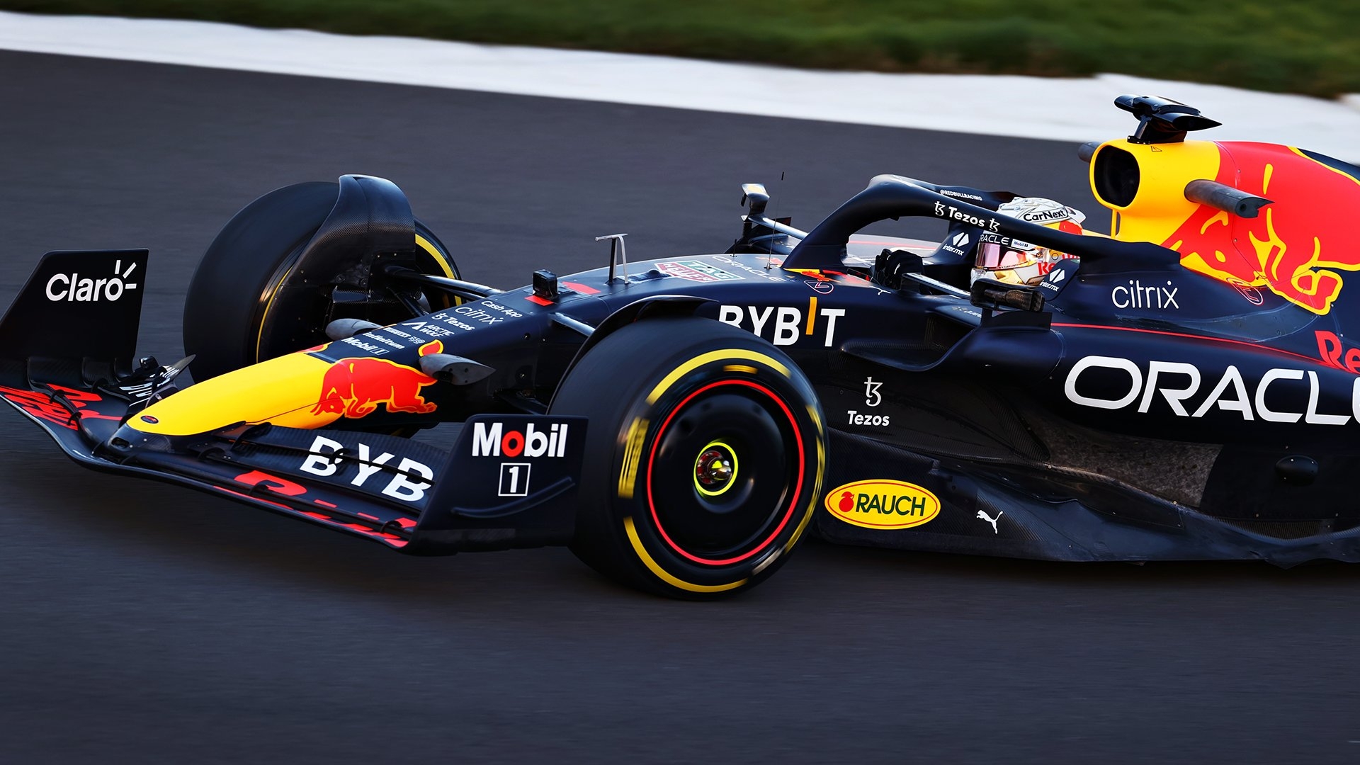 1920x1080 Oracle Red Bull Racing angle of the #RB18 out on track, Desktop