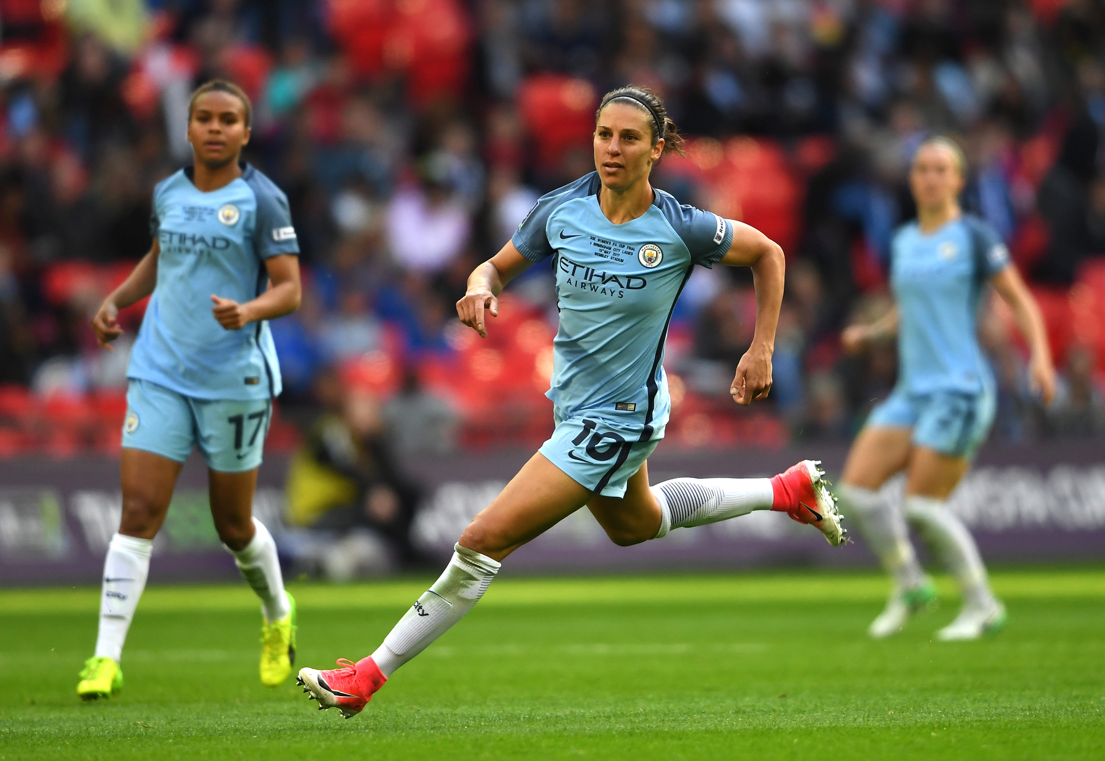 3710x2560 US star Carli Lloyd reflects on City adventure, Desktop