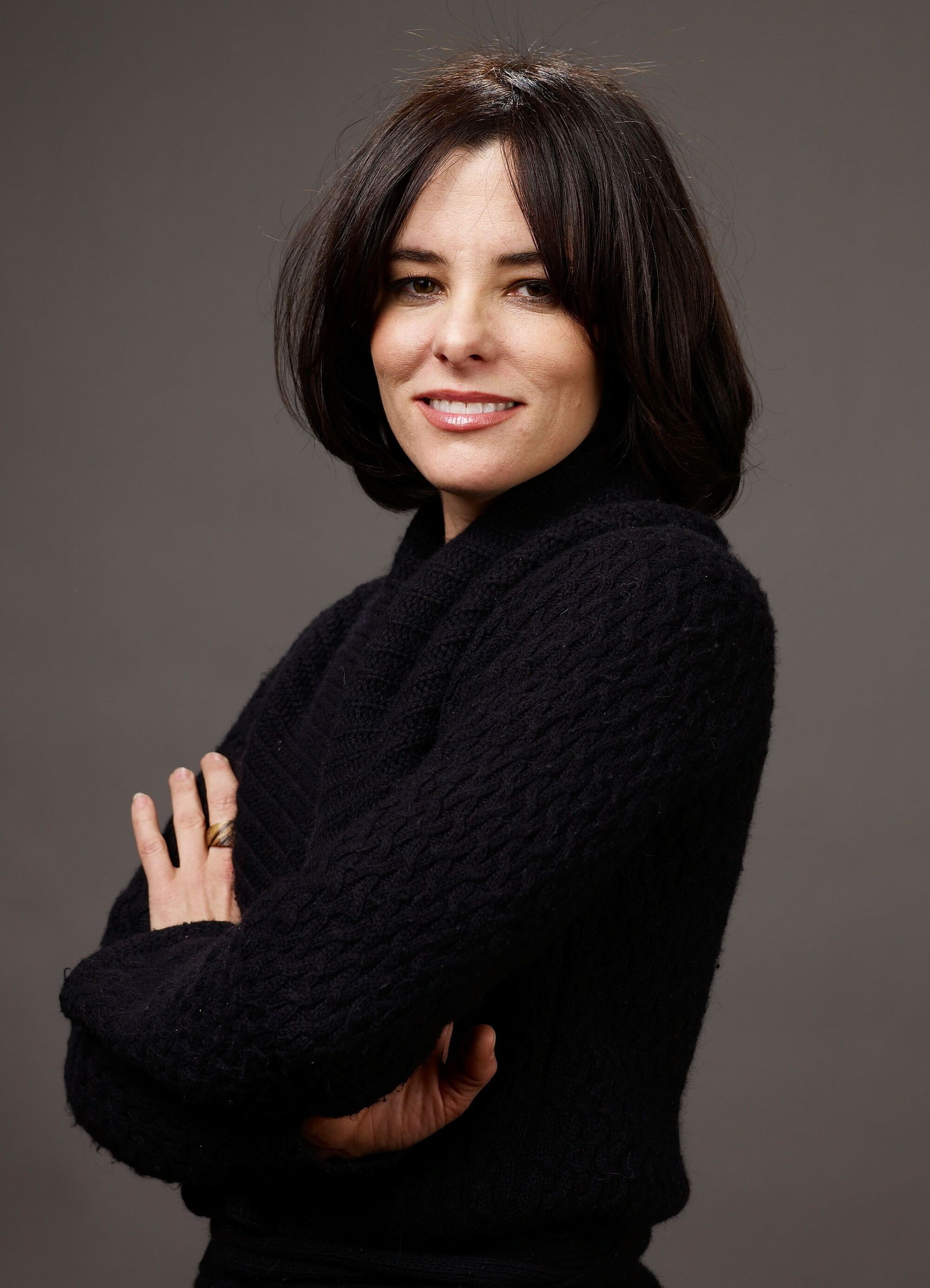 2000x2770 Parker Posey, Phone