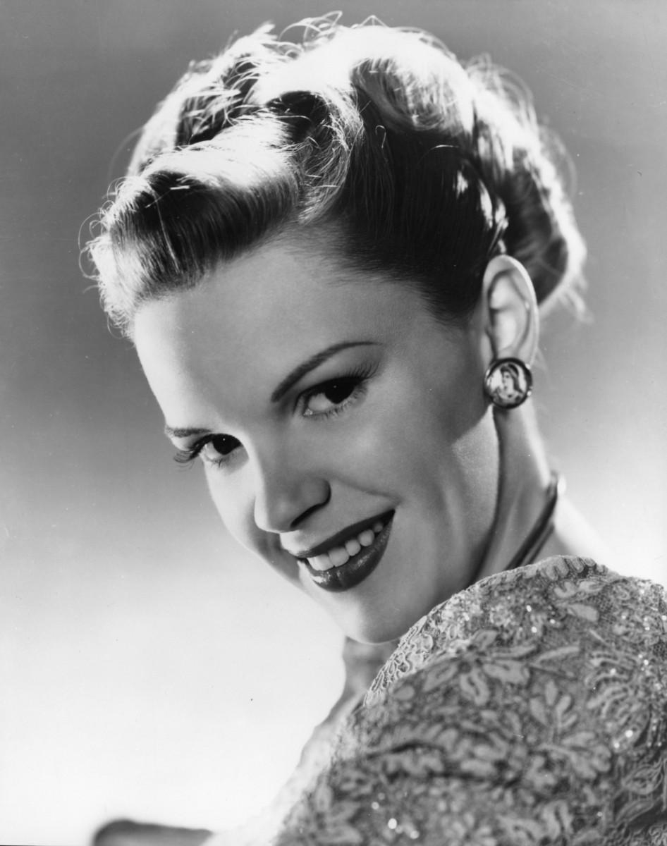 950x1200 Judy Garland wallpaper, Phone