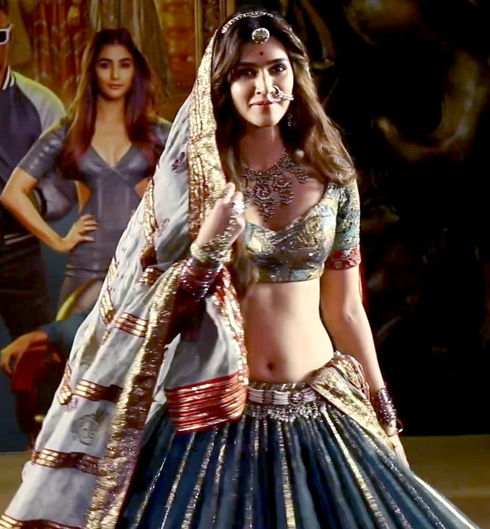 960x1040 Navel Queen Kriti Sanon. Bollywood girls, Beautiful bollywood actress, Girls dp stylish, Phone