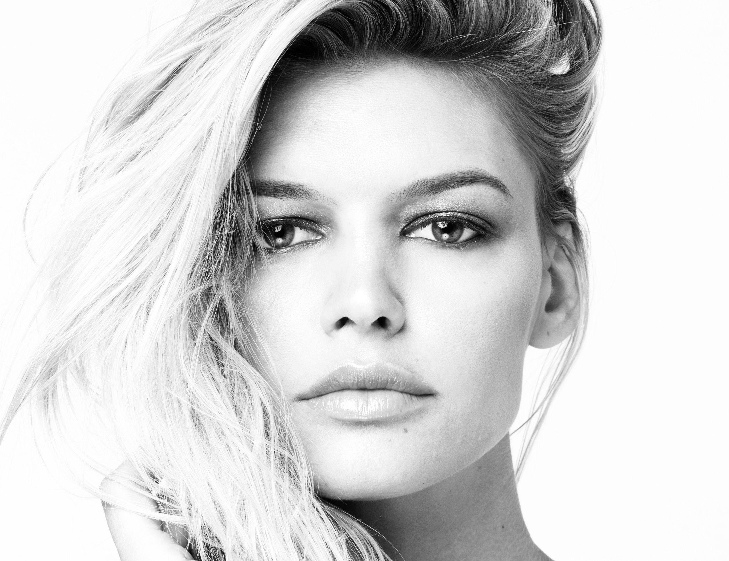 2560x1970 Kelly Rohrbach Image, Desktop