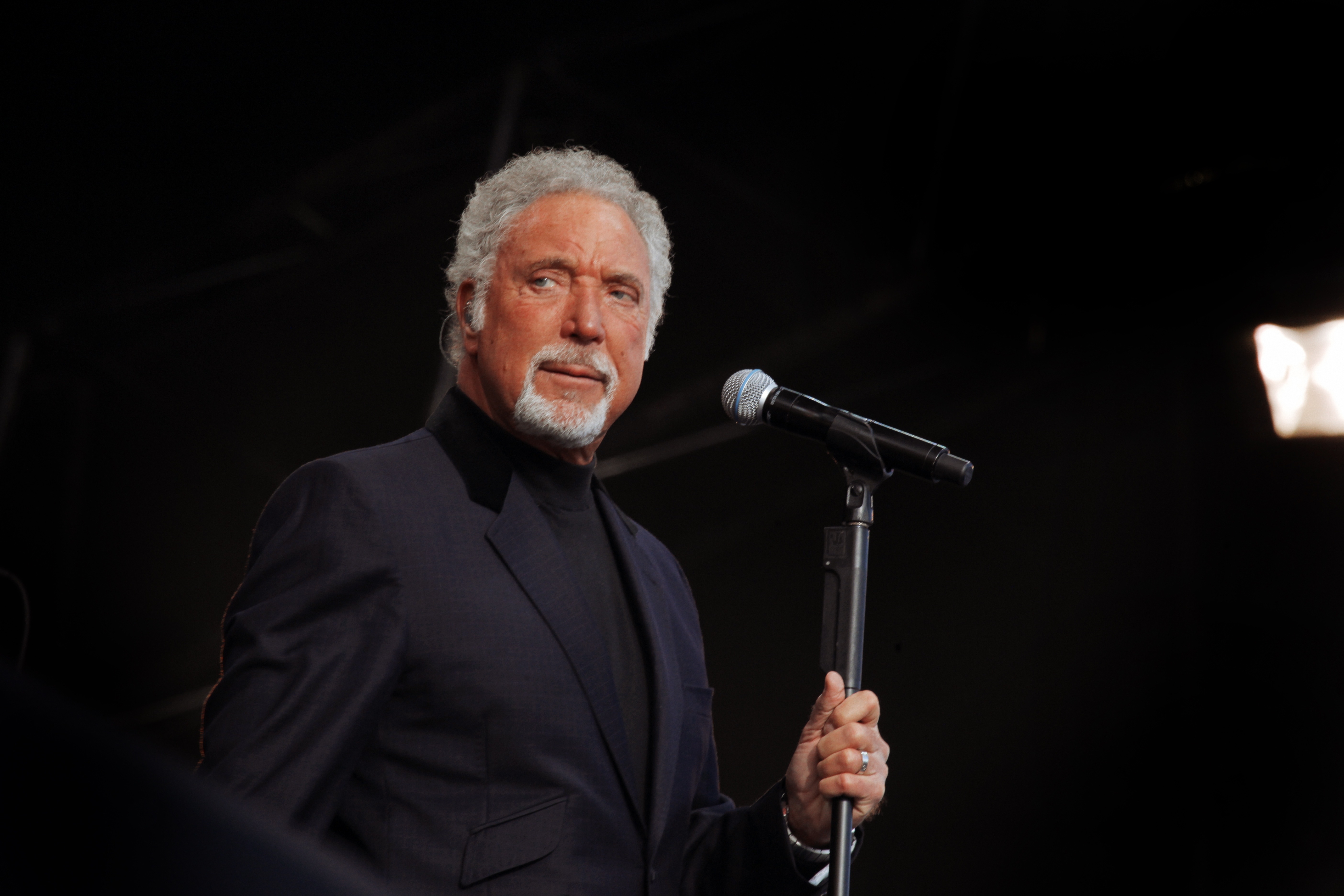 5620x3750 Tom Jones Wallpaper Image Photo Picture Background, Desktop