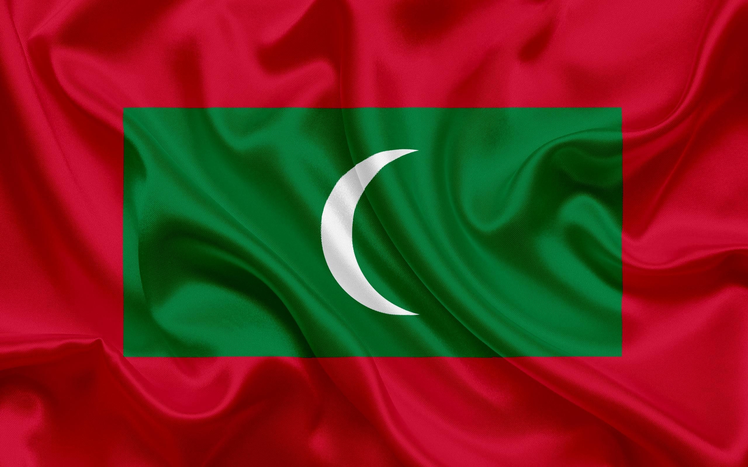 2560x1600 Download wallpaper flag of Maldives, South Asia, Maldives, national, Desktop