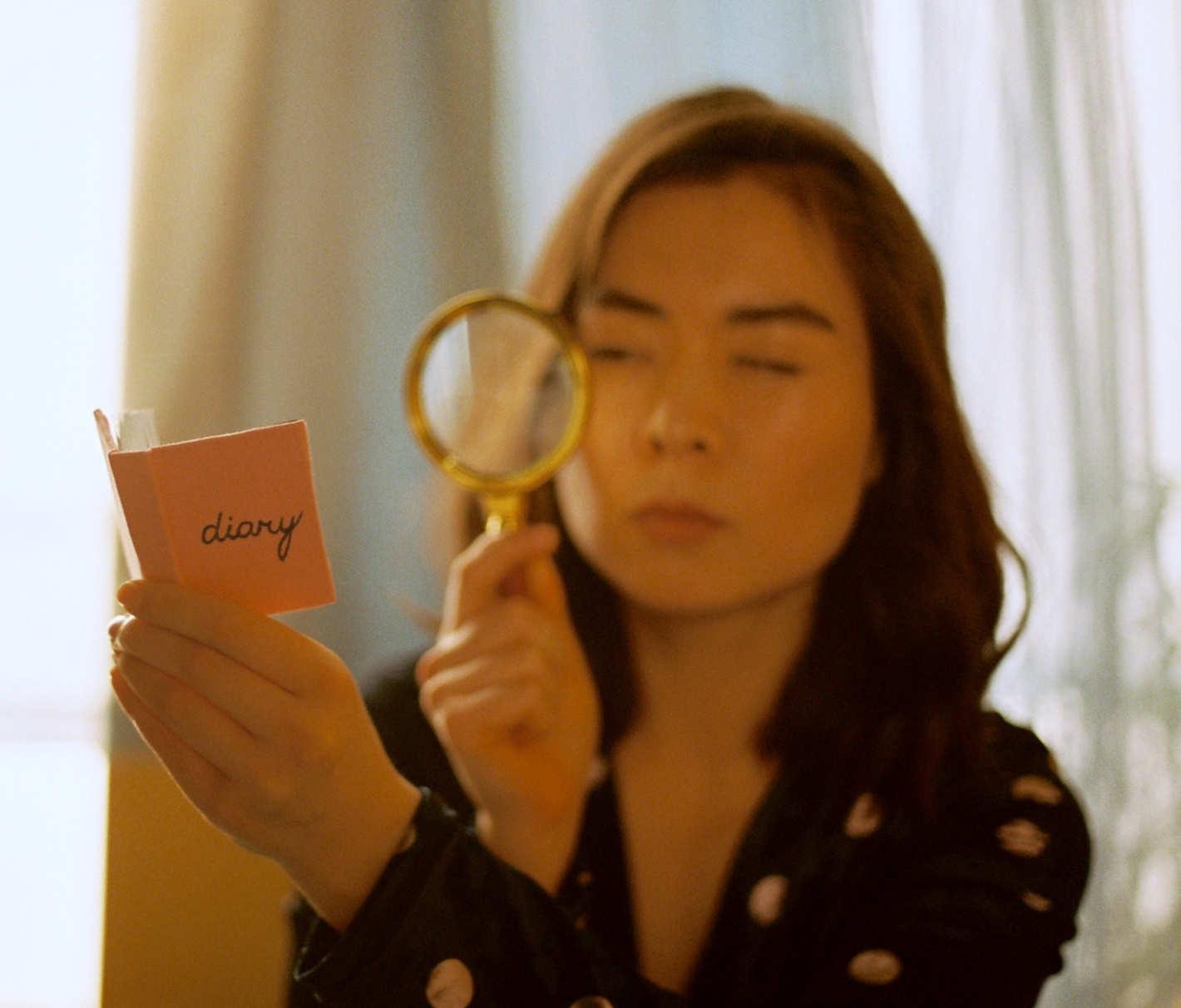 1420x1220 Mitski's New Song 'Nobody' Is All About Heartbreak, Desktop