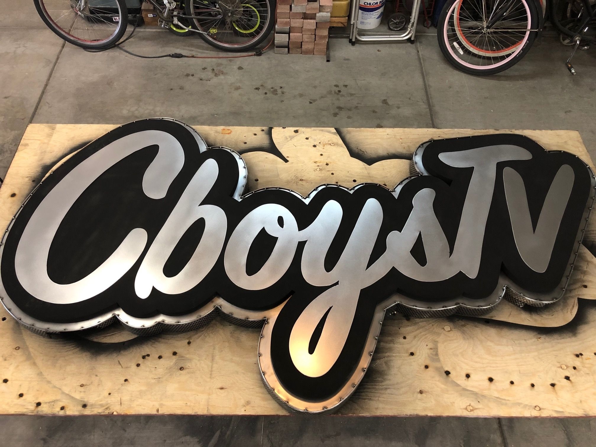 2020x1520 Making the CboysTV Sign from Metal and Precision Board HDU, Desktop