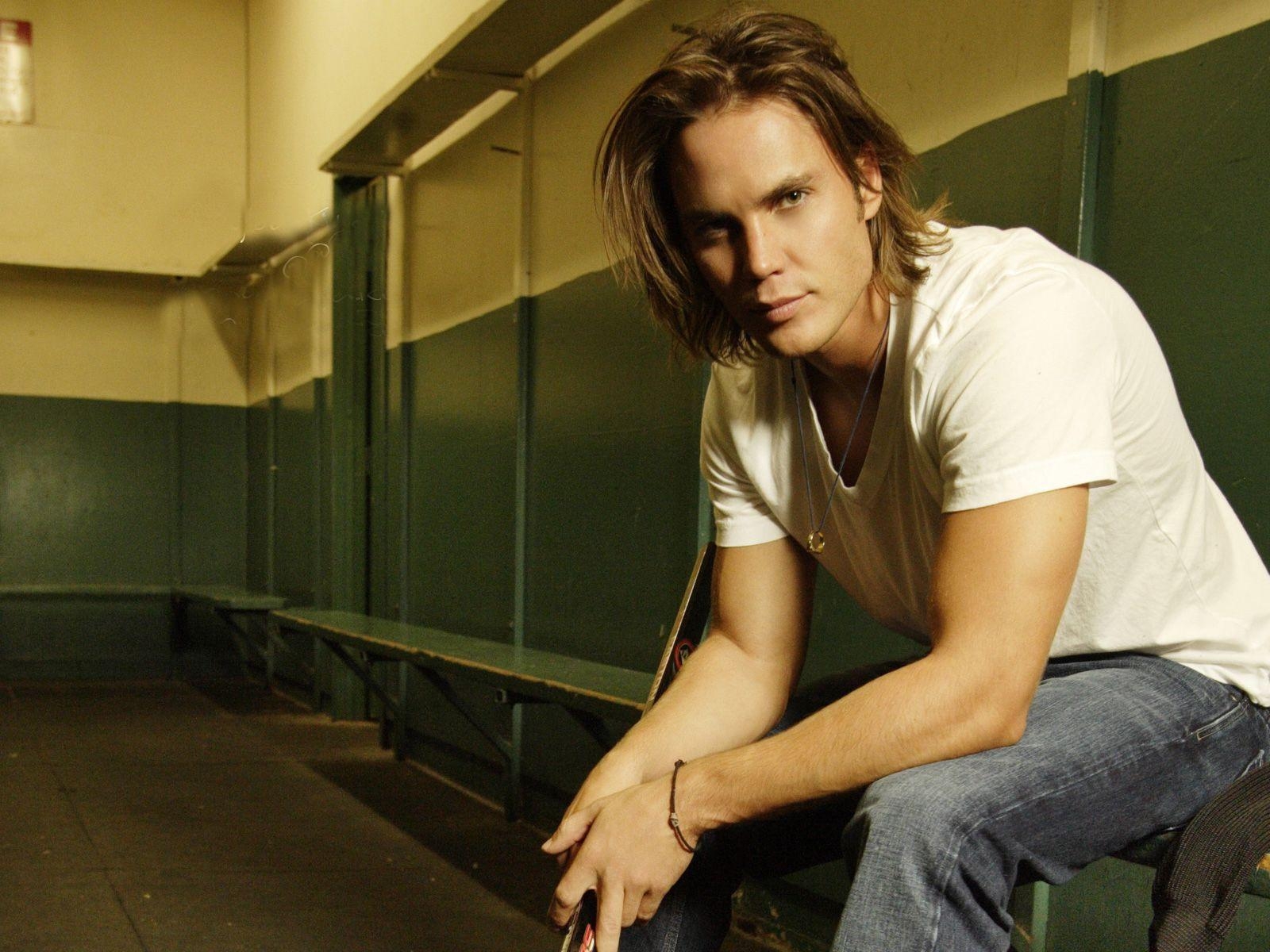 1600x1200 Taylor Kitsch Wallpaper. Daily inspiration art photo, picture, Desktop