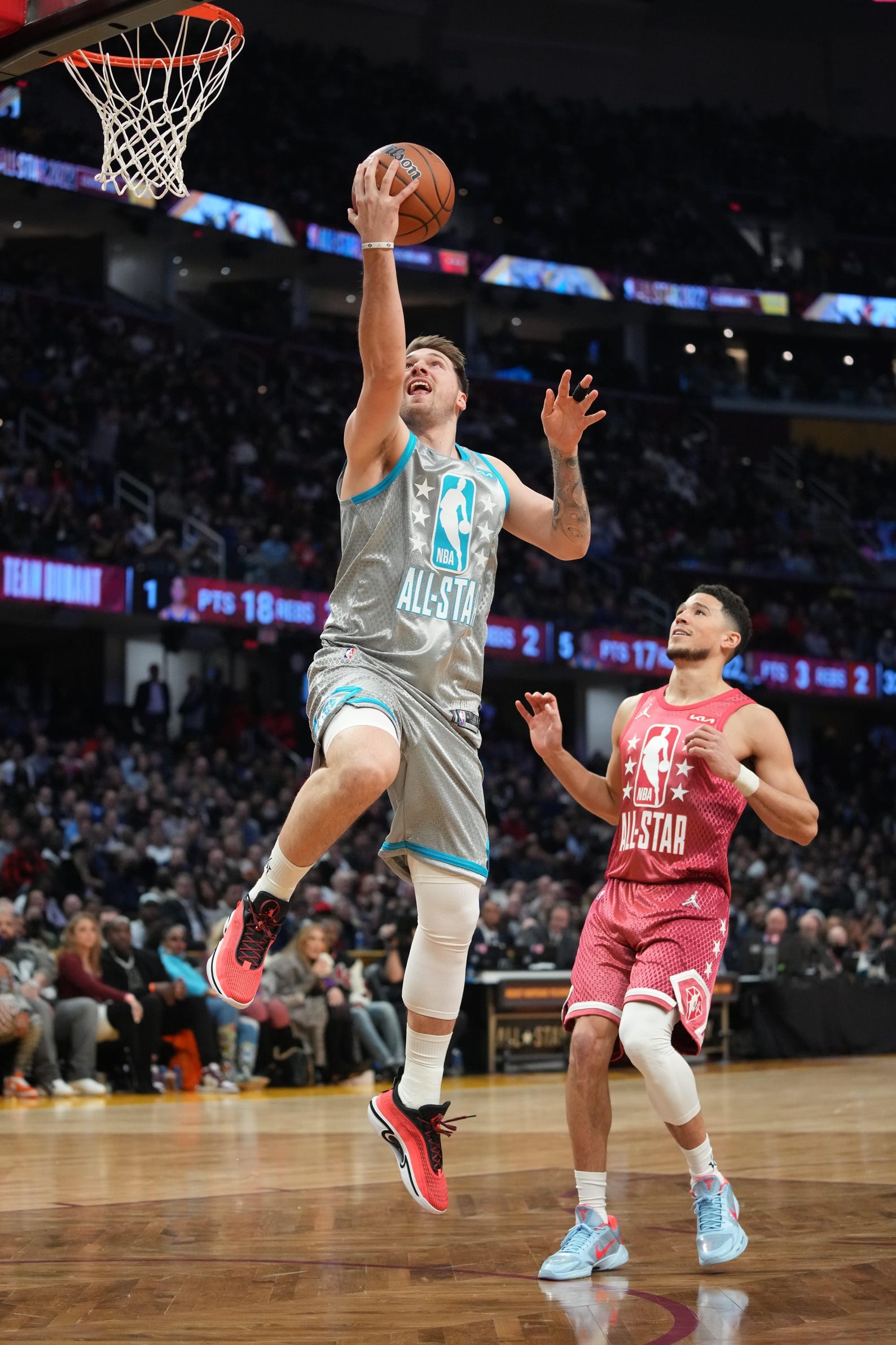 1590x2390 Photos: 2022 NBA All Star Game, Phone