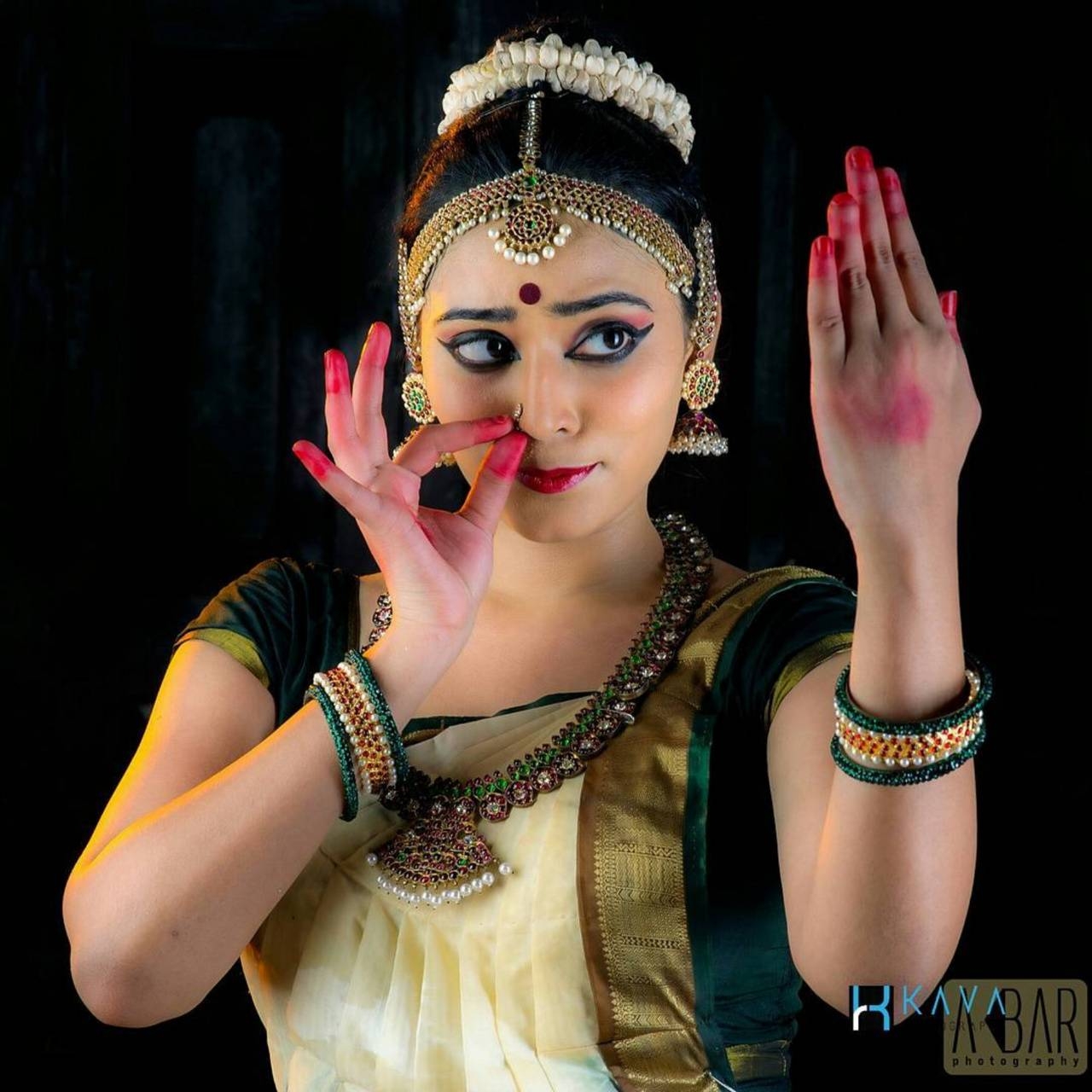 1280x1280 Mohiniyattam wallpaper, Phone