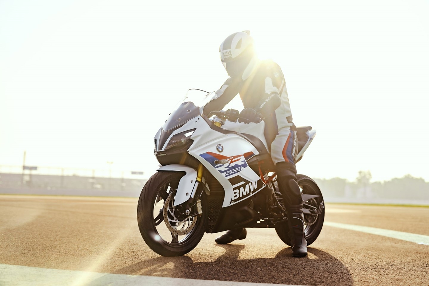 1440x960 BMW's baby sportsbike arrives: German firm reveal fully faired G310RR sportsbike to the Indian market, Desktop