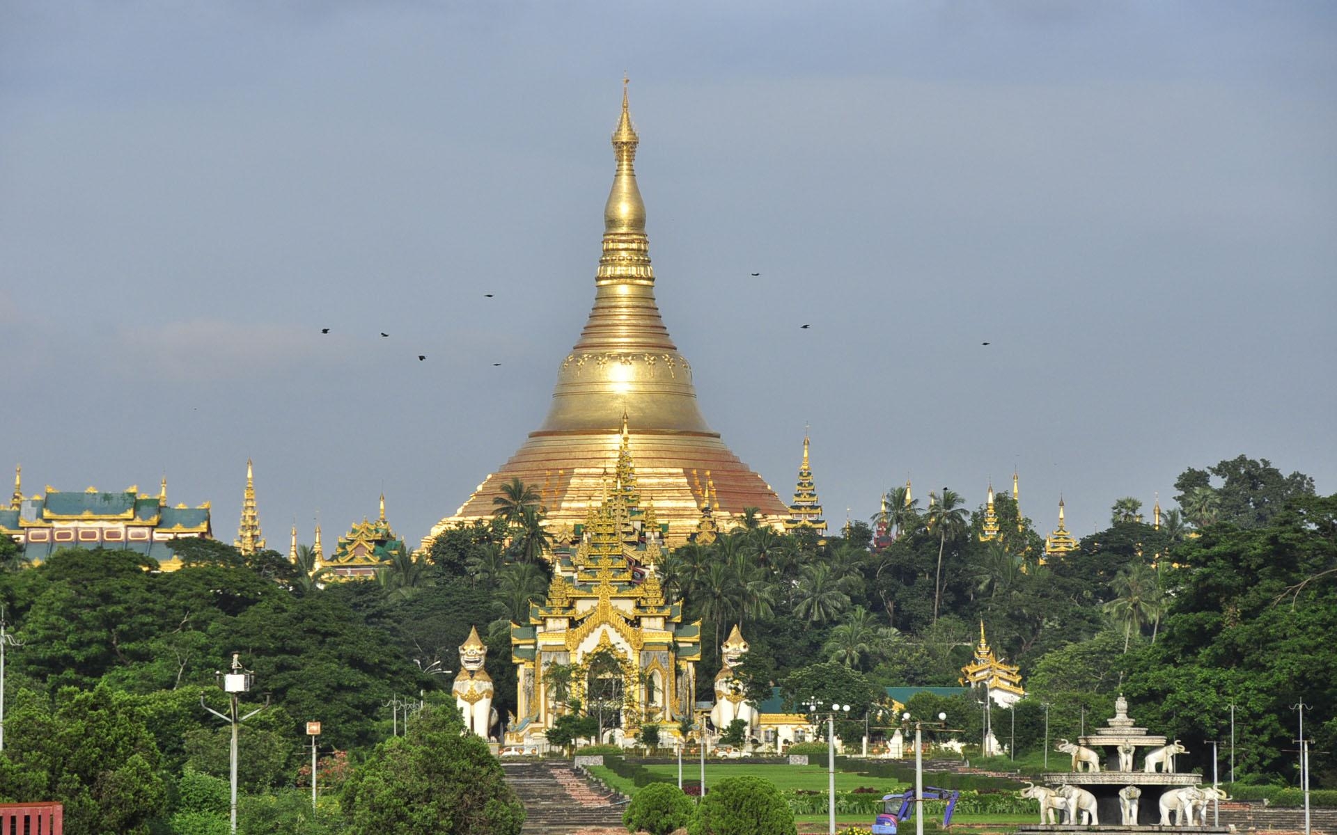 1920x1200 Shwedagon Pagoda Yangon Myanmar And Friends Travels, Desktop