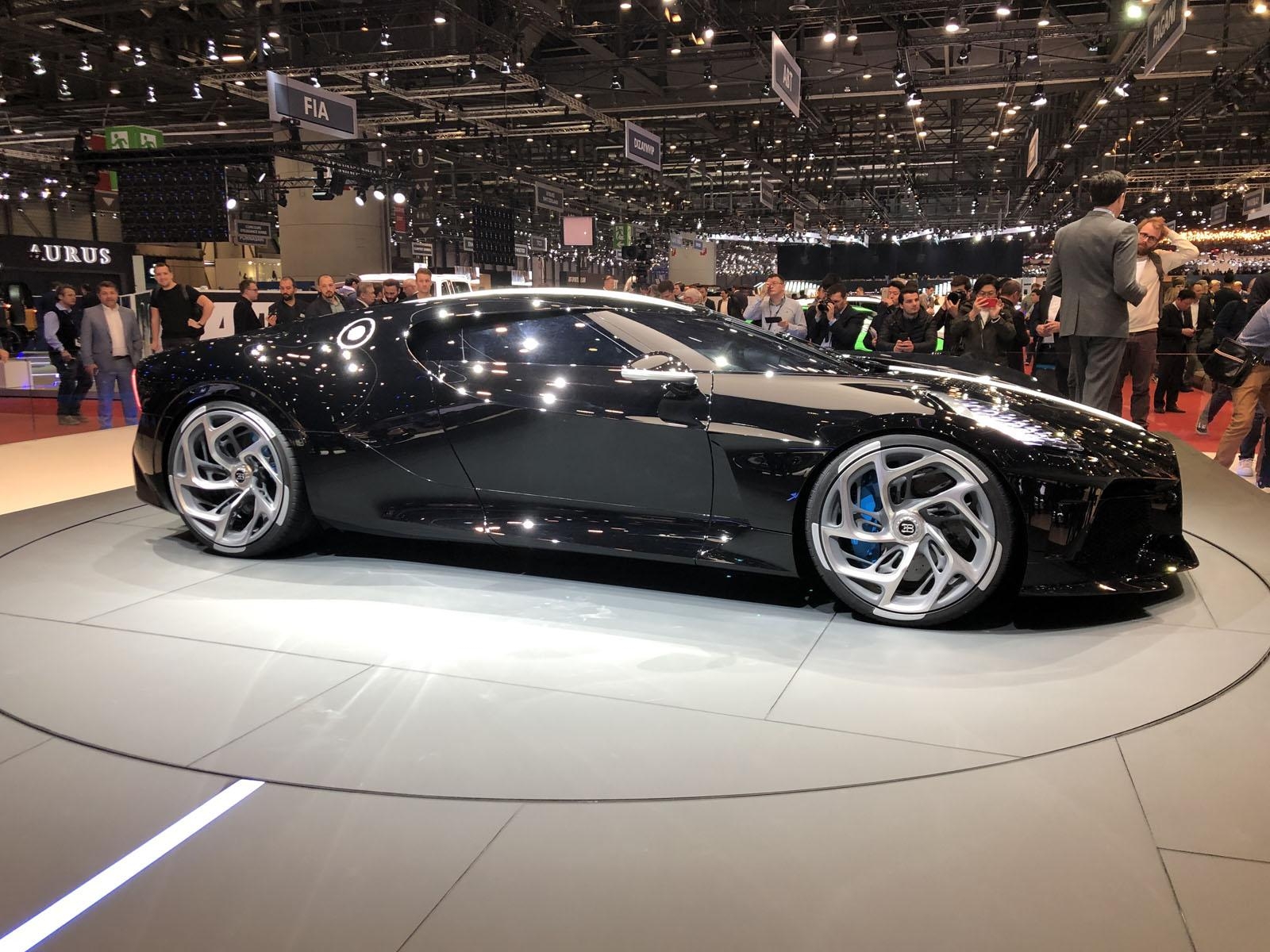 1600x1200 Bugatti La Voiture Noire Geneva Picture Gallery and Quick Info, Desktop