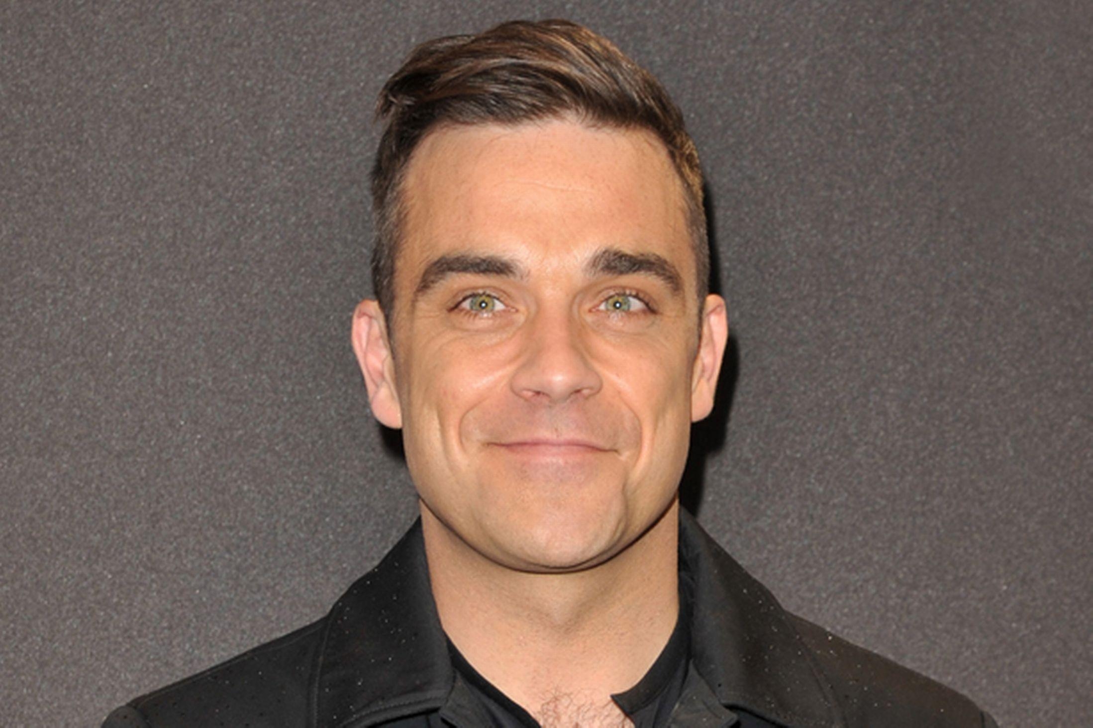 2200x1470 He Can Entertain Us: Robbie Williams Announces European Tour, Desktop