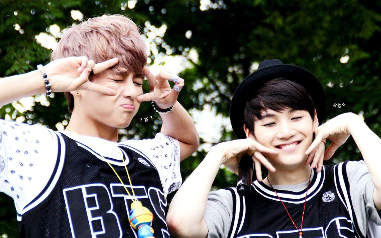 1440x900 Bangtan Boys Bangtan Sonyeondan V Kim Taehyung Suga Min Yoongi, Desktop