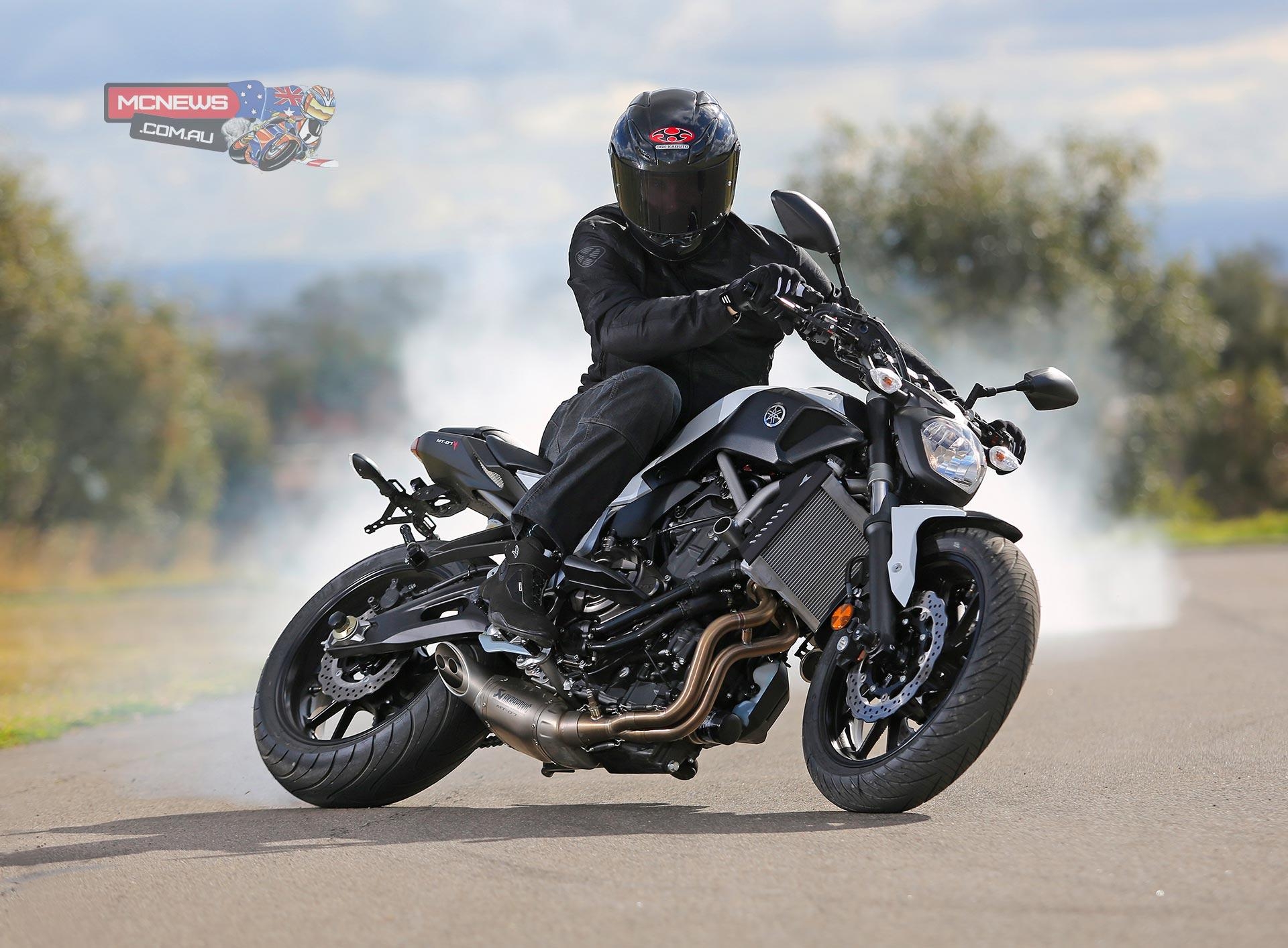 1920x1420 New Yamaha MT 07 Skids Into Town, Desktop