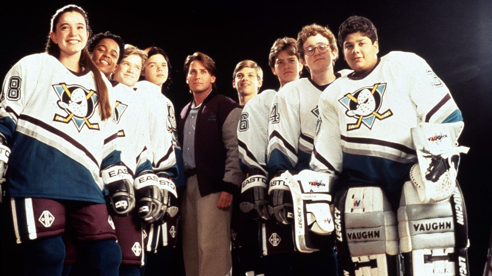 1600x900 Lauren Graham Will Star In 'The Mighty Ducks' Reboot On Disney+, Desktop